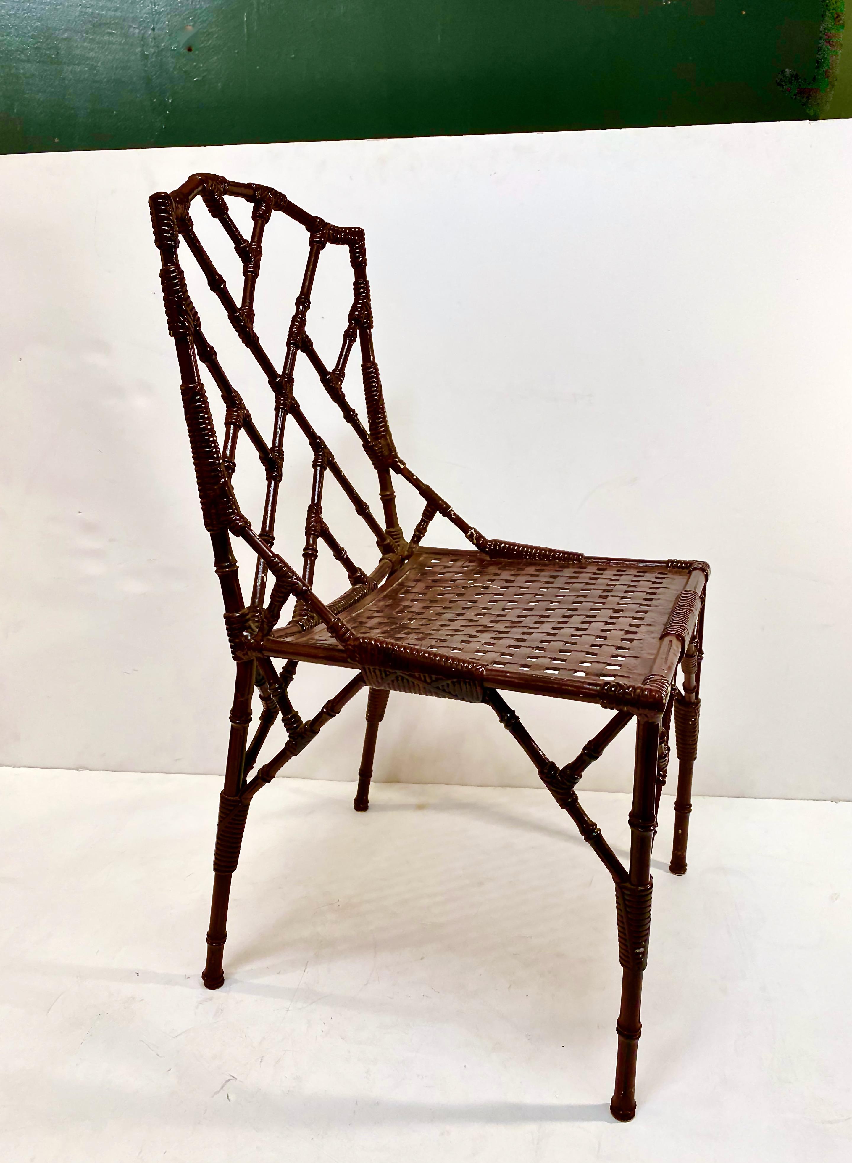 Américain Ensemble de 4 chaises Chippendale chinoises avec table en vente