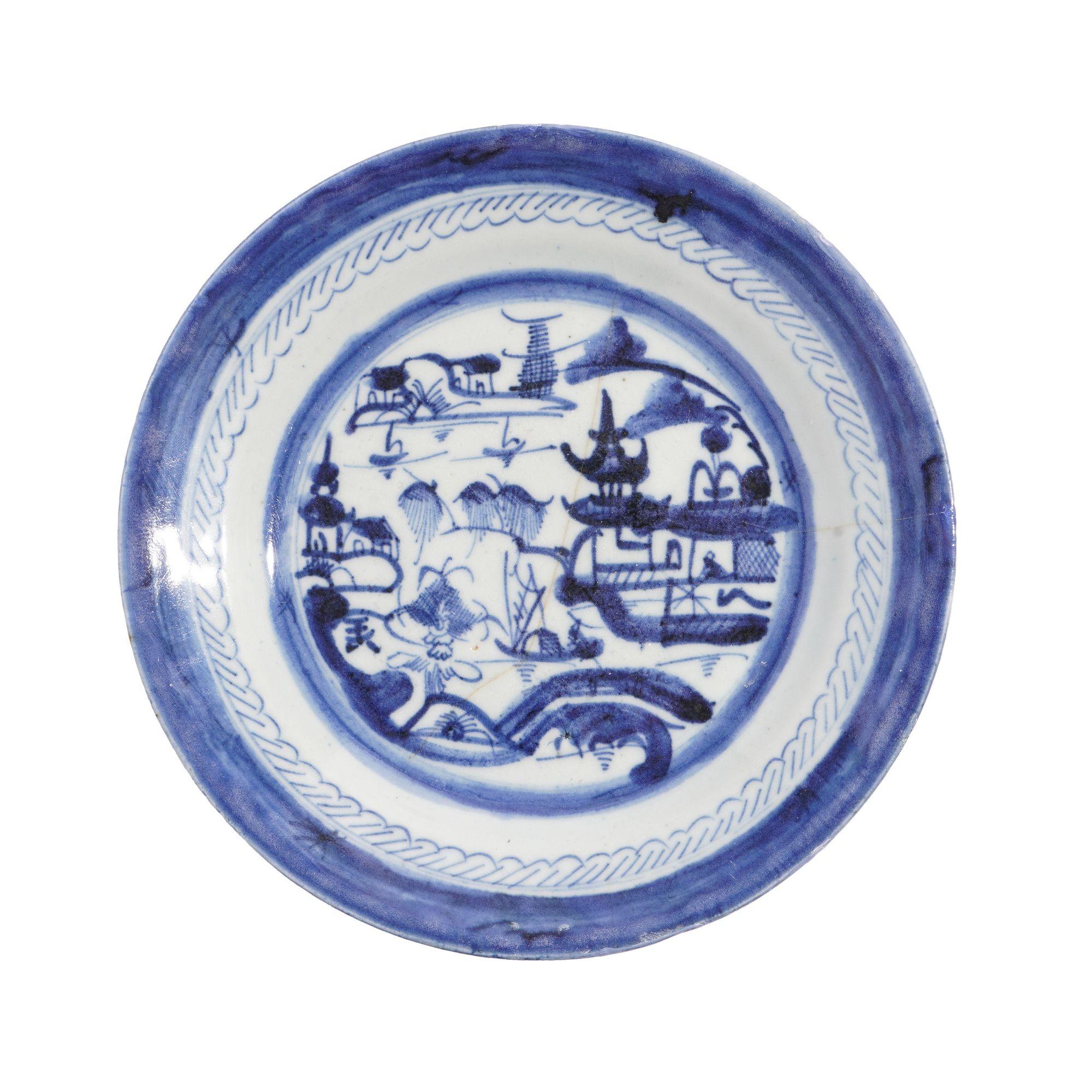 Esportazione cinese Set di 4 piatti da tè cinesi con motivo Canton, 1850-75 ca. in vendita