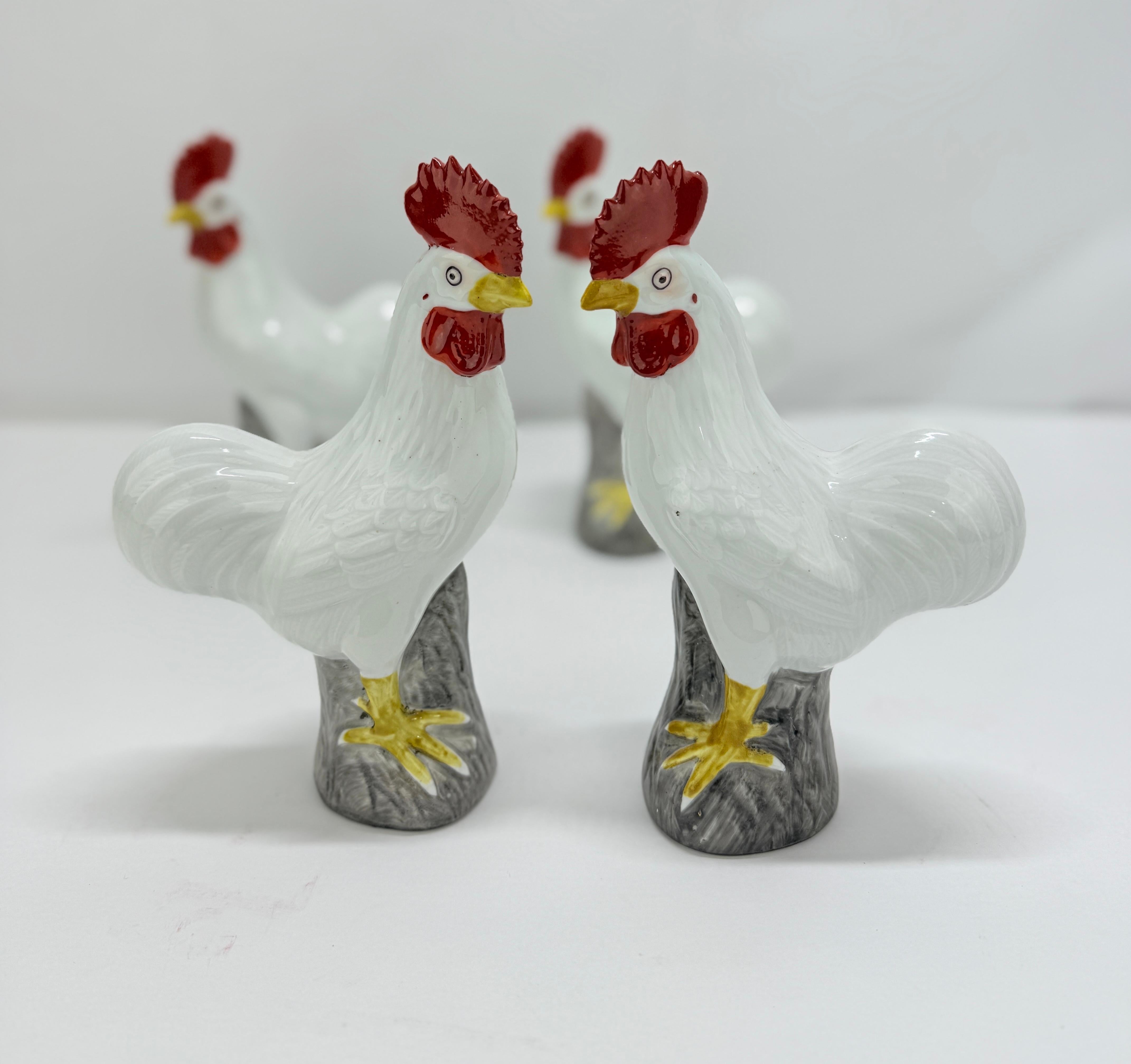 Set of 4, Chinese Export Style Porcelain Rooster Figures, Mid-20th C In Good Condition For Sale In Atlanta, GA