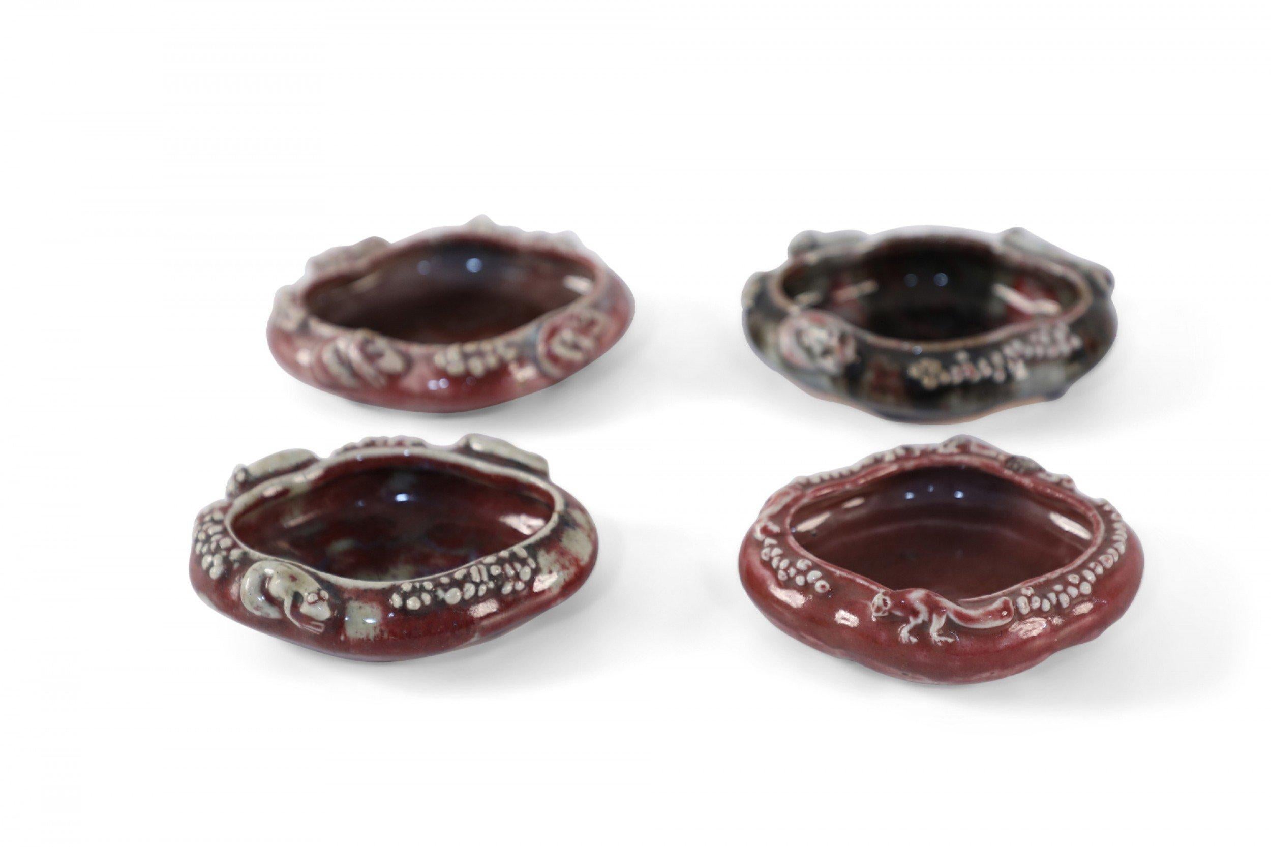 Set of 4 Chinese Red Porcelain Catchalls In Good Condition For Sale In New York, NY