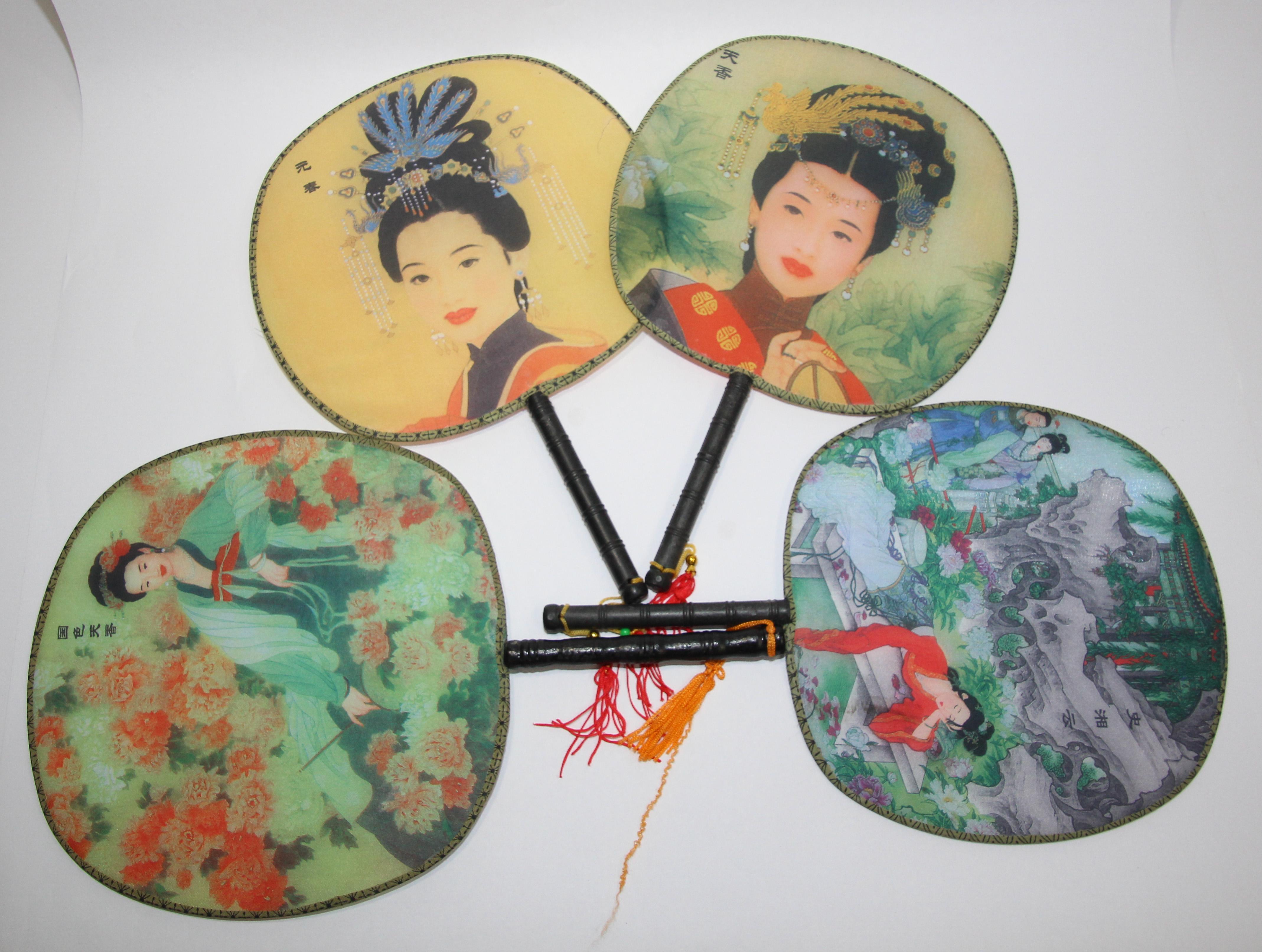 Set of 5 Chinese silk round fans, hand fans with geisha woman painting.
Vintage Asian hand fans decorated with printed Geisha Women and Chinese landscape.
Chinoiserie silk paddle fans with floral and figures details designs, wooden bamboo handle and