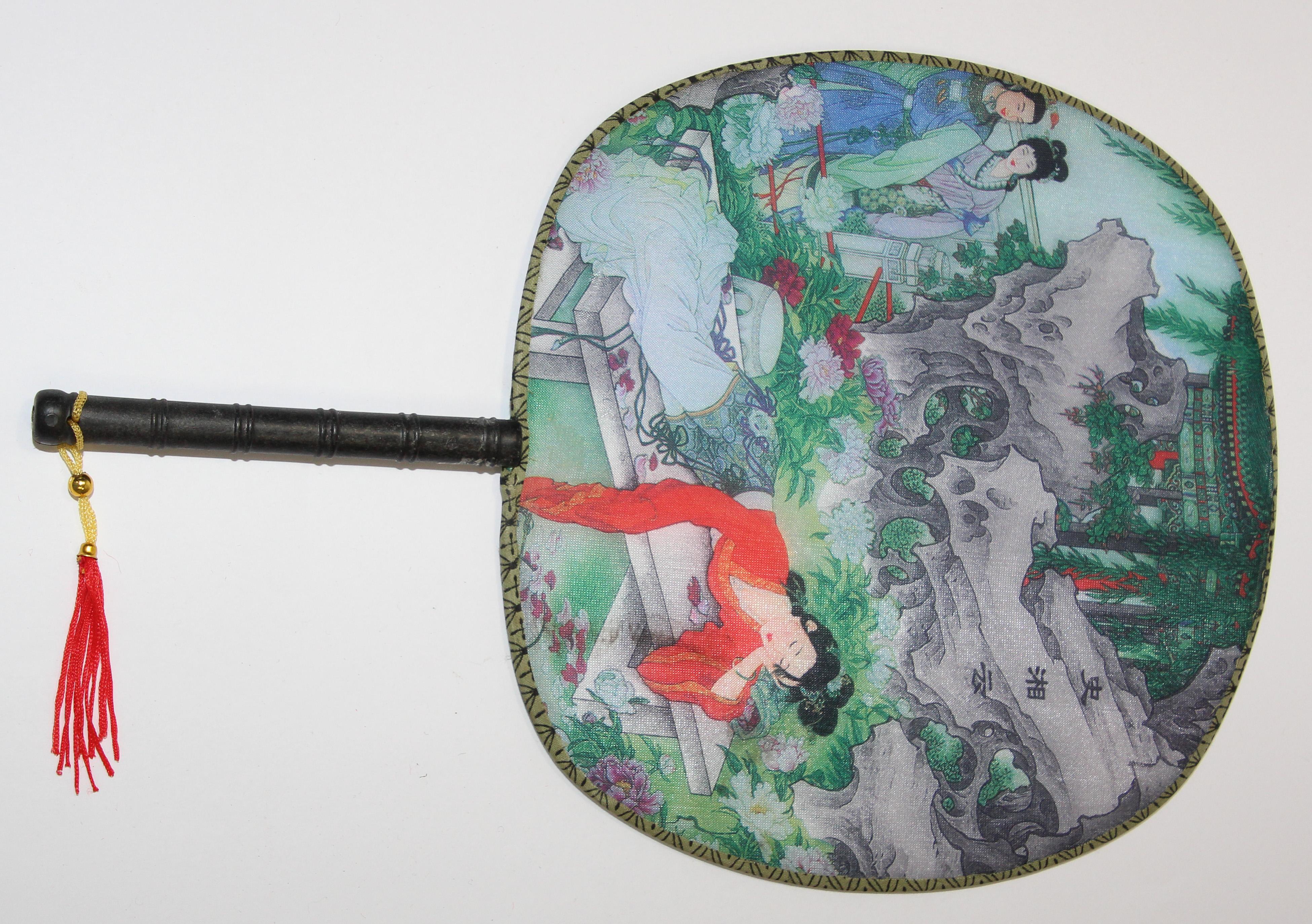 20th Century Set of 4 Chinese Silk Round Paddle Hand Fans with Geishas Woman Painting