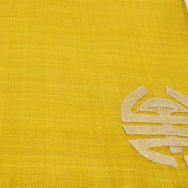 Ensemble de 4 tapis de table chinoiseries à ourlet jaune avec double bonheur, Philippines Excellent état - En vente à Oklahoma City, OK