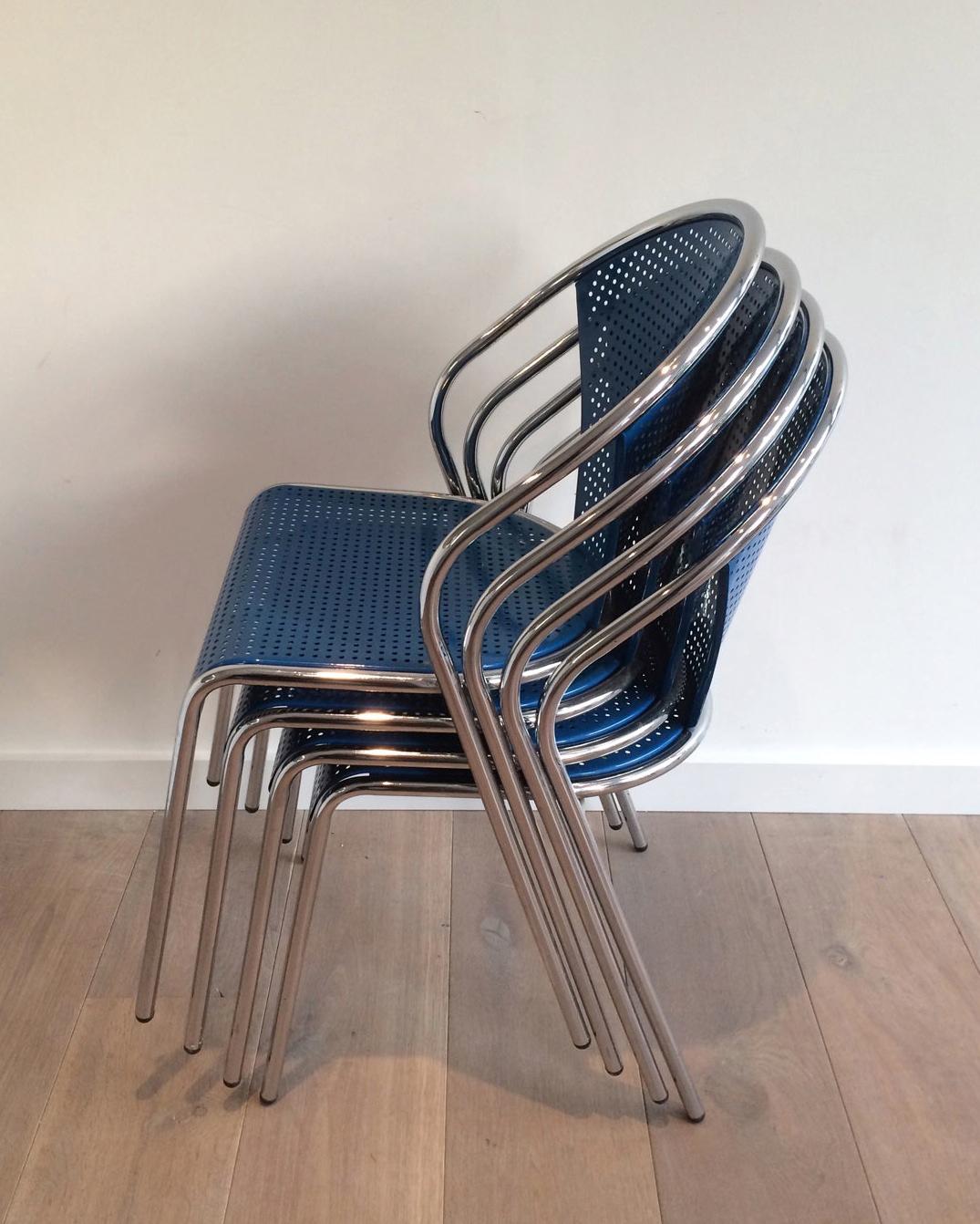 Set of 4 Chrome and Blue Lacquered Perfored Metal Chairs In Good Condition For Sale In Marcq-en-Barœul, Hauts-de-France