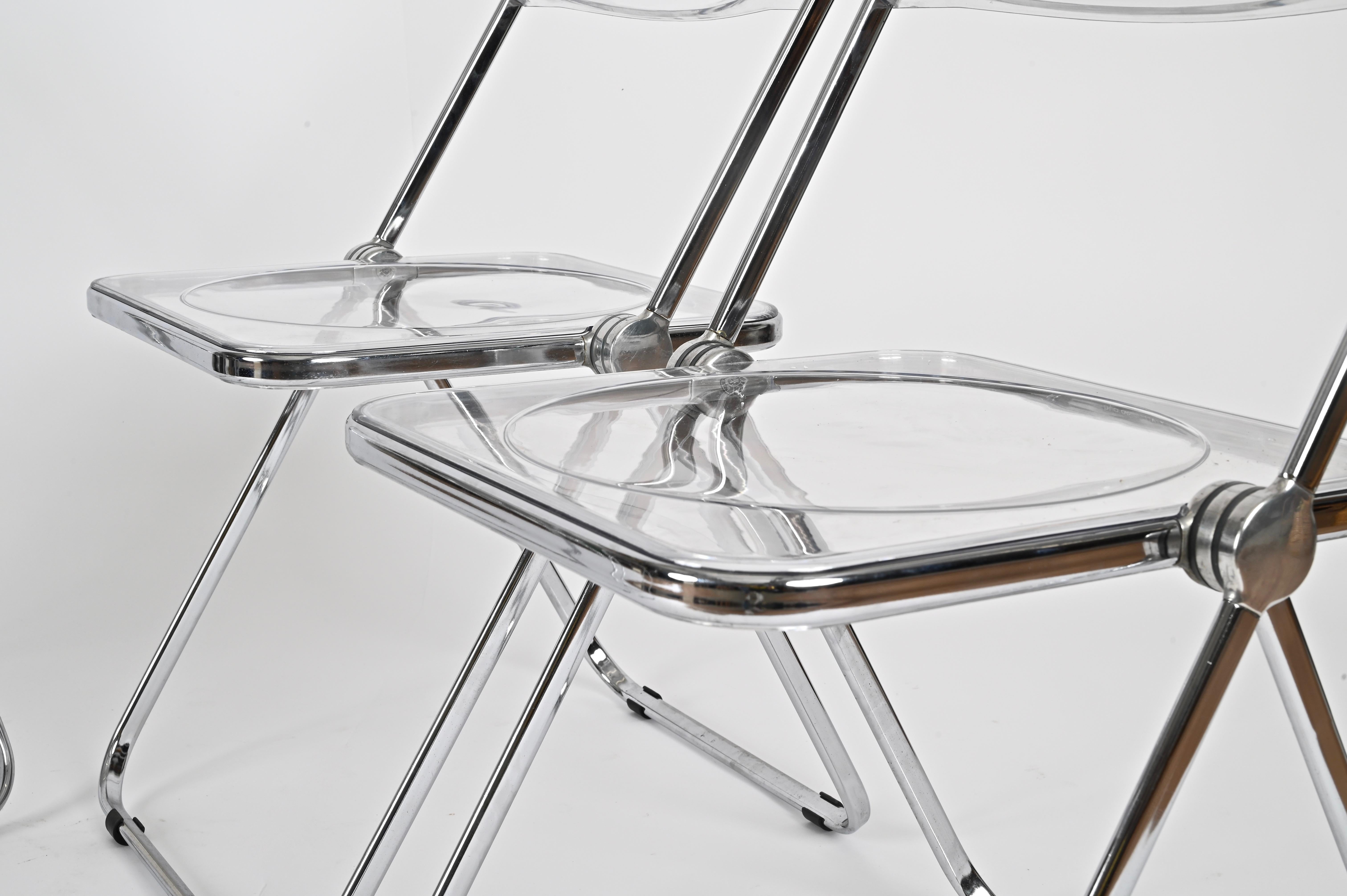 Set of 4 Chrome and Clear Lucite Plia Folding Chairs by Anonima Castelli, Italy For Sale 3