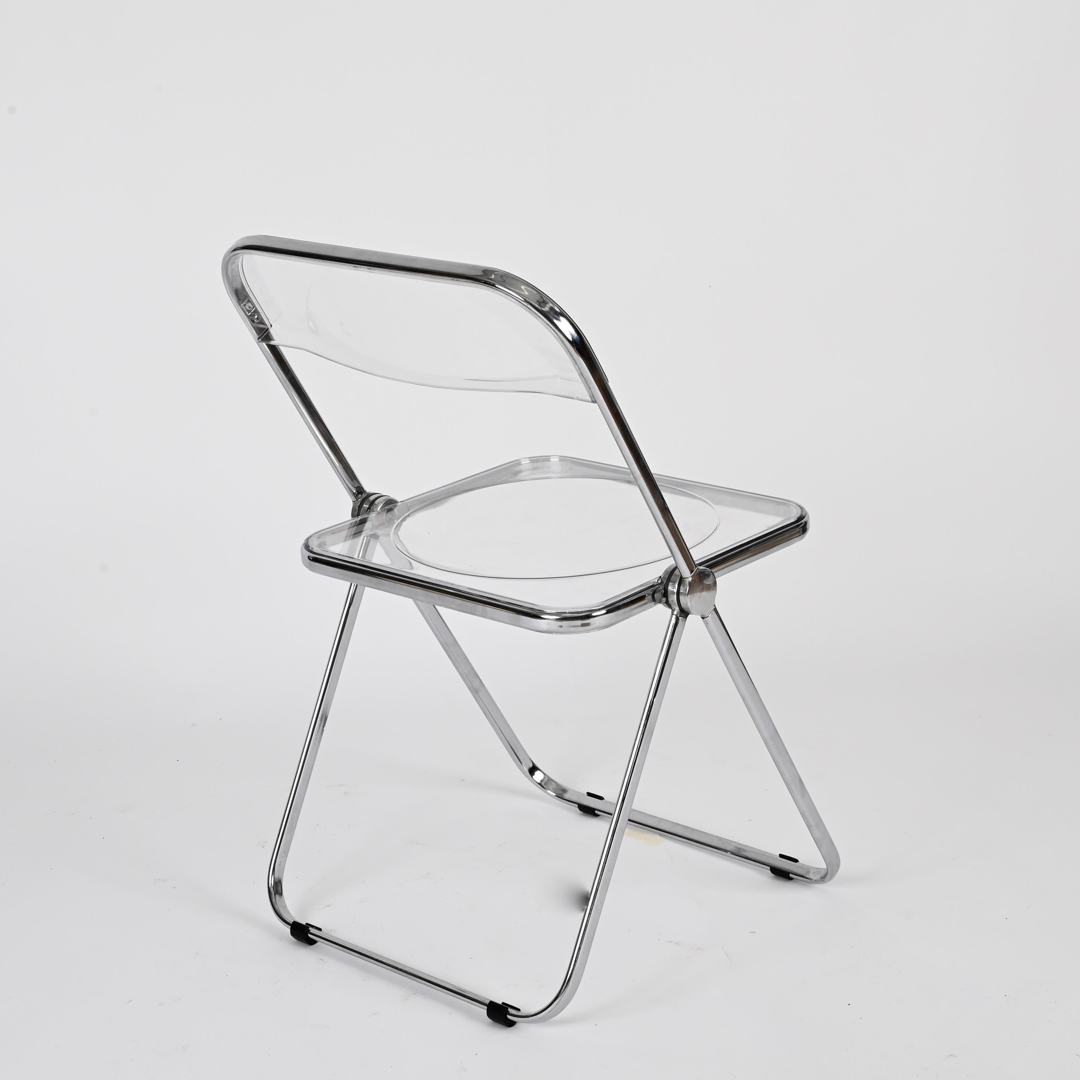 Set of 4 Chrome and Clear Lucite Plia Folding Chairs by Anonima Castelli, Italy In Good Condition For Sale In Roma, IT