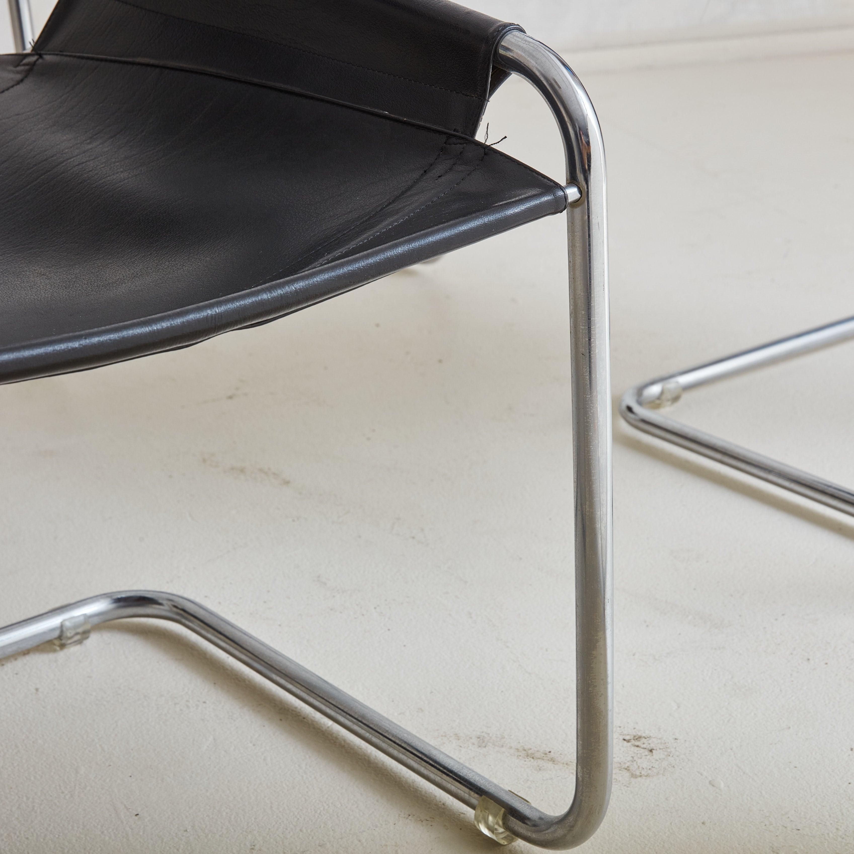 Set of 4 Chrome + Black Leather Cantilever Chairs, Italy 1970s For Sale 4