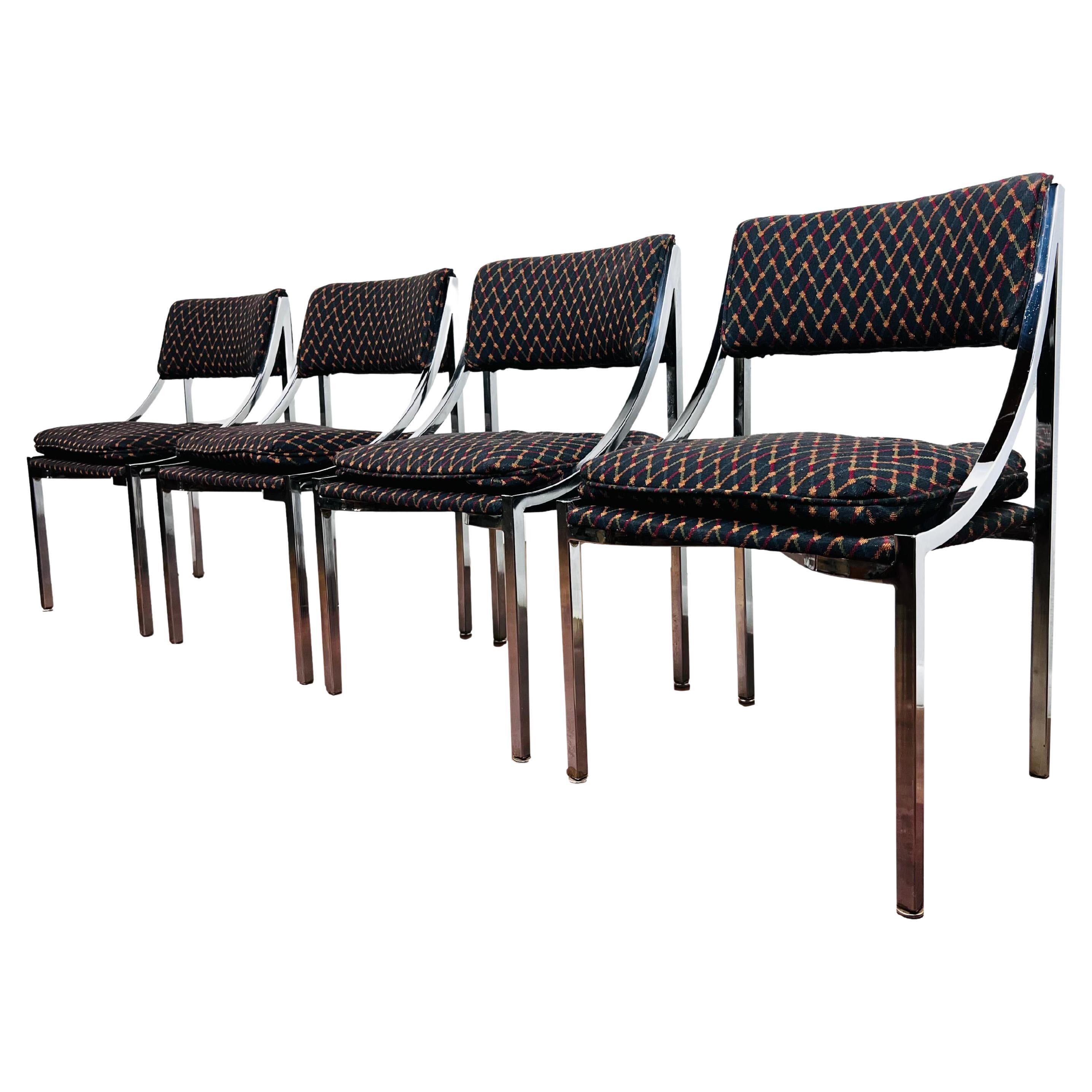 Ensemble de 4 chaises de salle à manger chromées de Wolfgang Hoffmann pour Howell Co. en vente