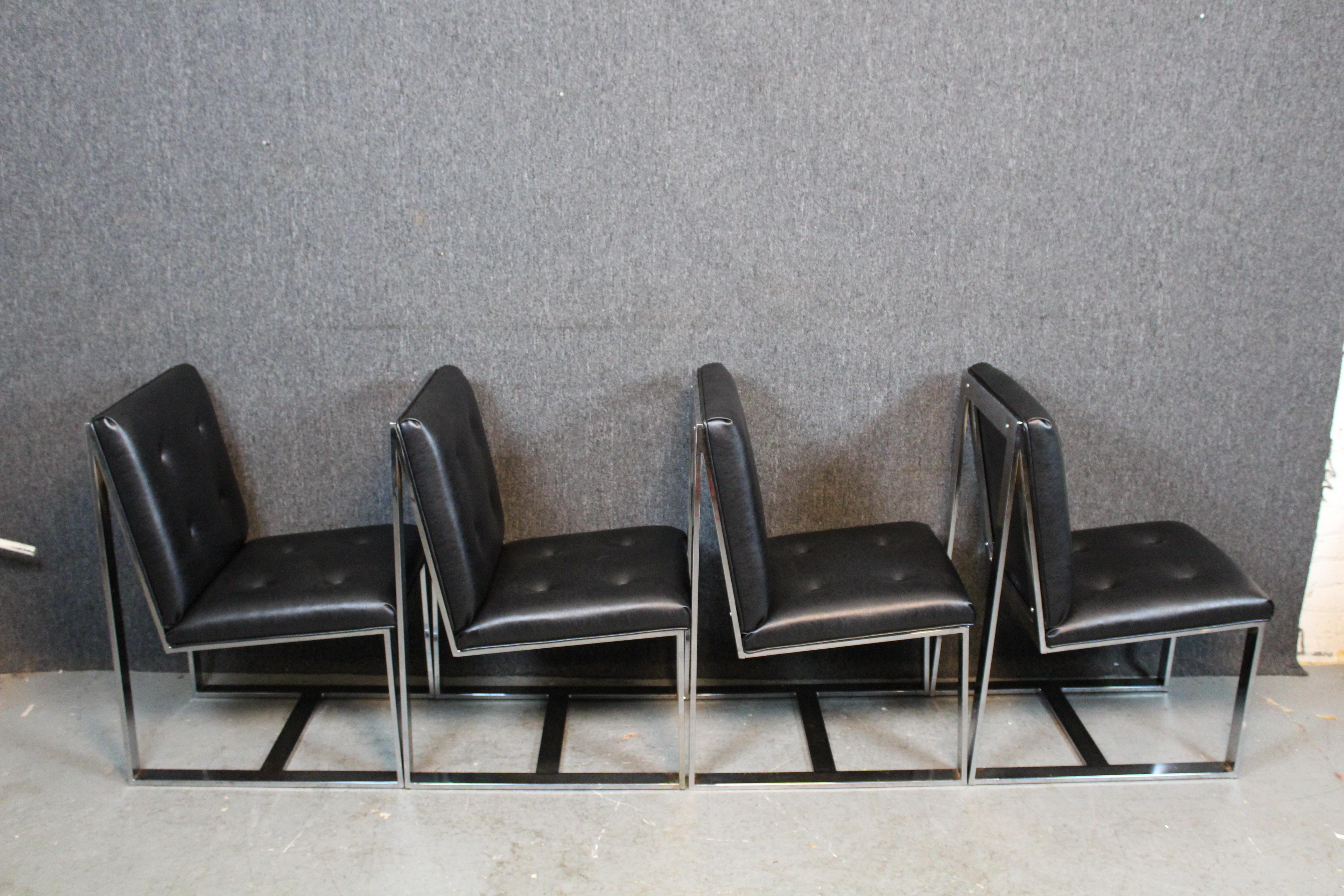 Mid-Century Modern Set of 4 Chrome Flat Bar Dining Chairs by Milo Baughman for Thayer Coggin For Sale