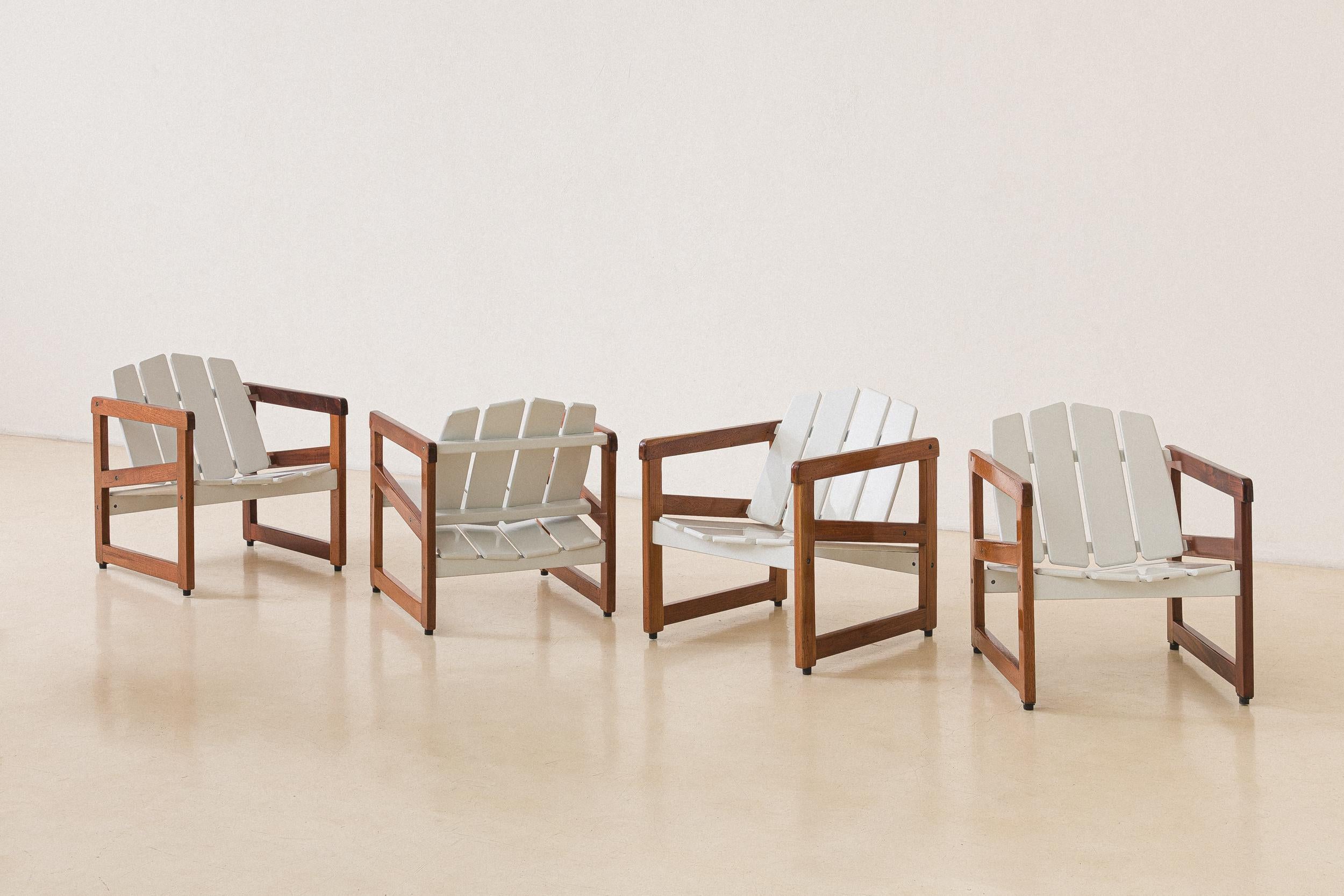 Ensemble de 4 fauteuils Cimba de Sergio Rodrigues, design brésilien du milieu du siècle, 1970 Bon état - En vente à New York, NY