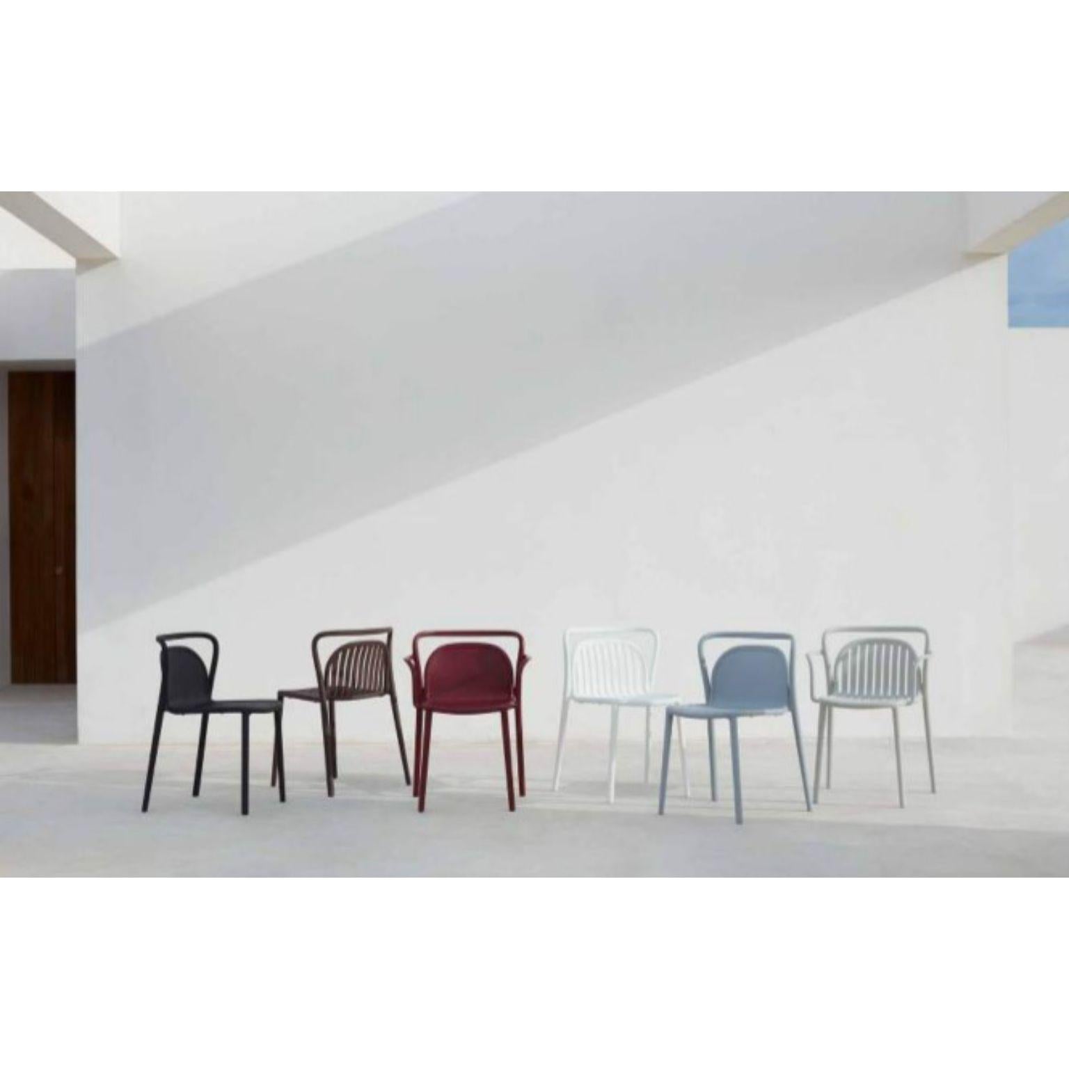 Post-Modern Set of 4 Classe Burgundy Chairs by Mowee For Sale