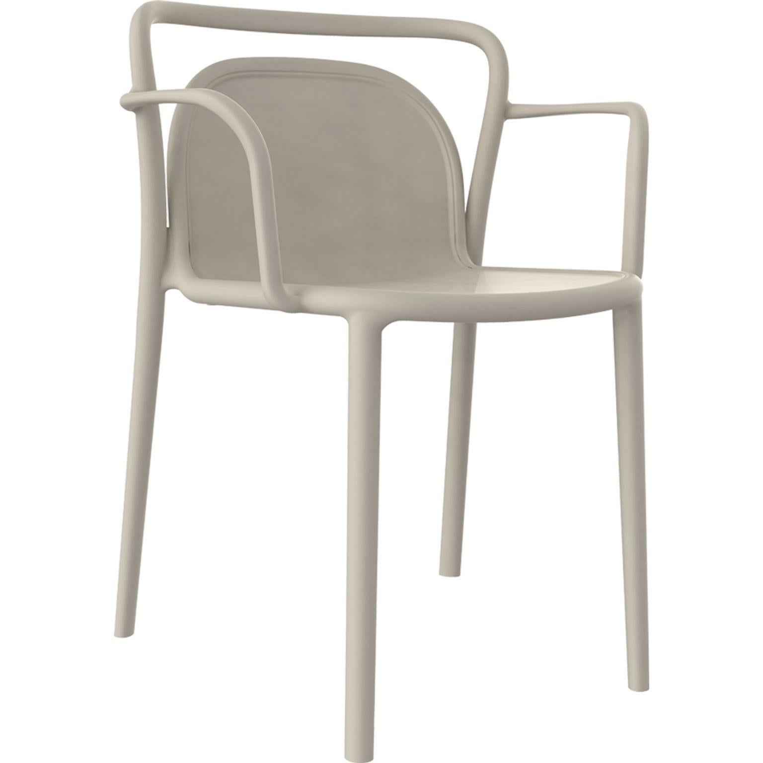 Set of 4 classe cream chairs by MOWEE
Dimensions: D52 x W52 x H77 cm (Seat Height 45 cm)
Material: Polypropylene resin with fiberglass.
Weight: 4.6 kg
Also available in different colors. An optional cushion can be added.

Classe is a chair