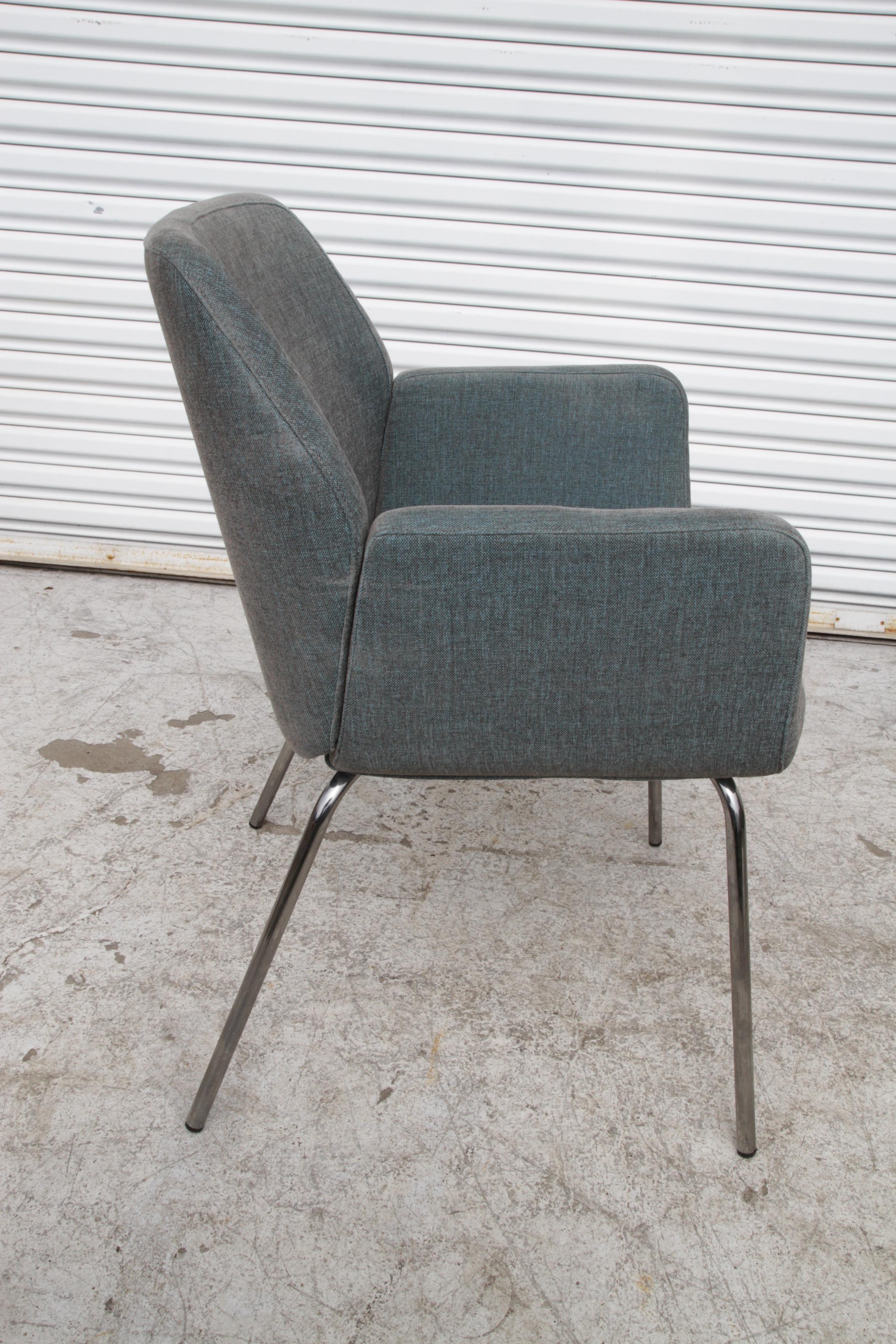 Moderne Ensemble de 4 chaises d'invité Coalesse Bindu à dossier bas en vente