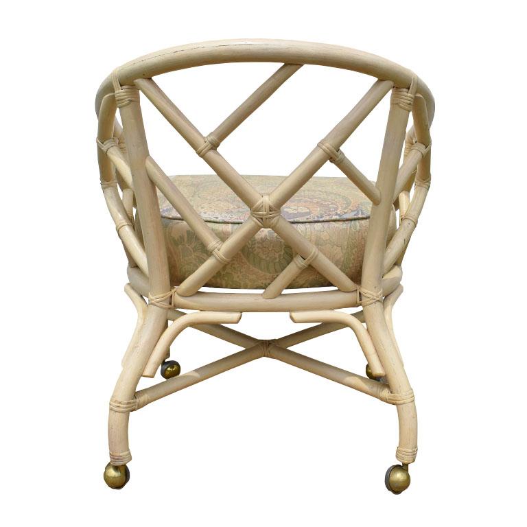 Chinoiseries Ensemble de 4 fauteuils Chippendale Chinoiserie Regency en bambou et rotin par Ficks Reed en vente