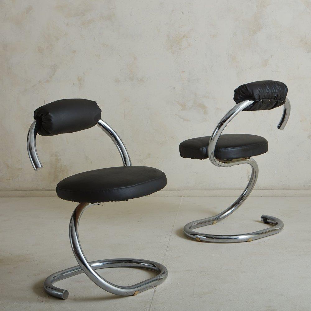 Italian Set of 4 Cobra Chairs by Giotto Stoppino, Italy 1970s For Sale