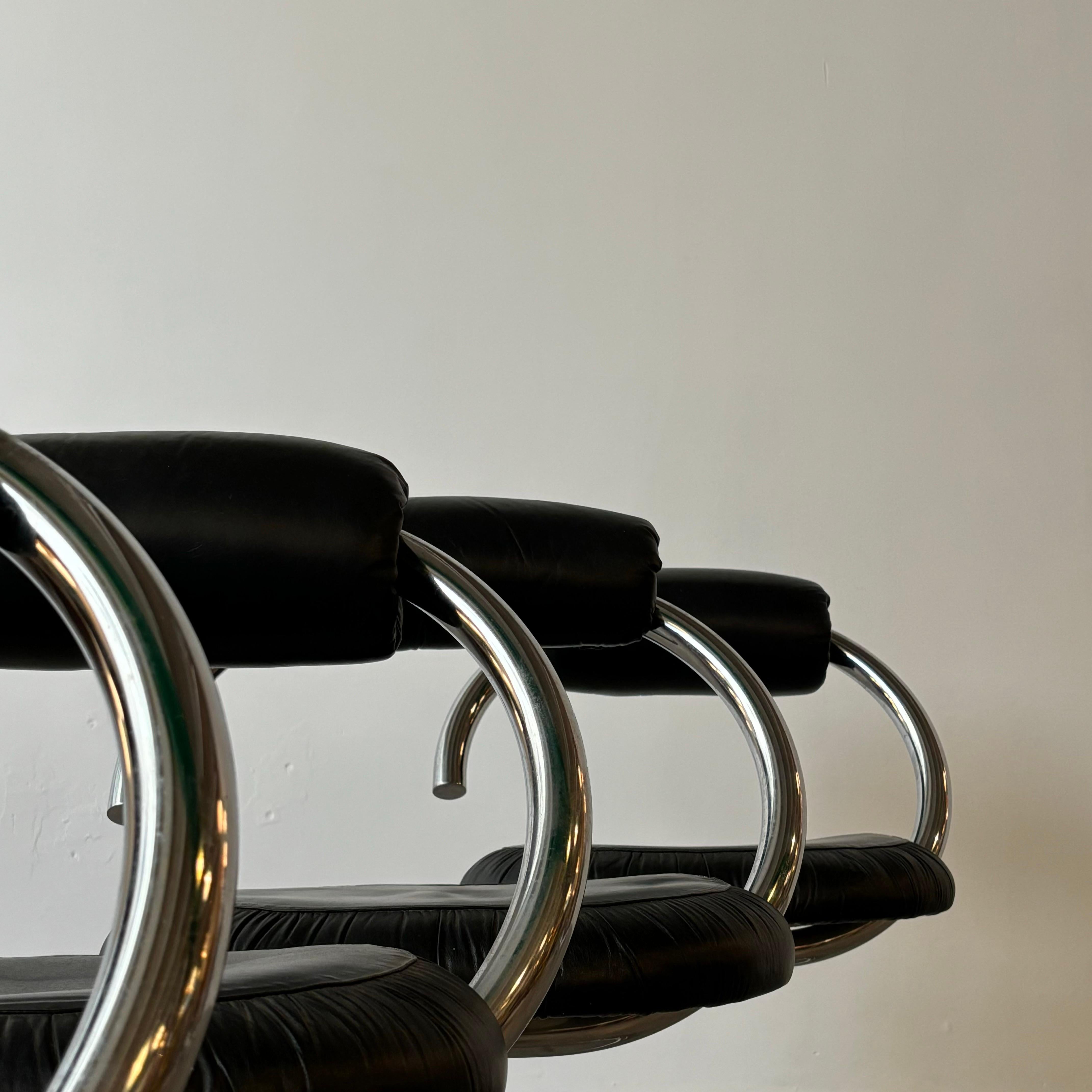 Set of 4 Cobra Chairs by Giotto Stoppino, Italy 1970’s In Excellent Condition For Sale In Tel Aviv-Yafo, Tel Aviv District