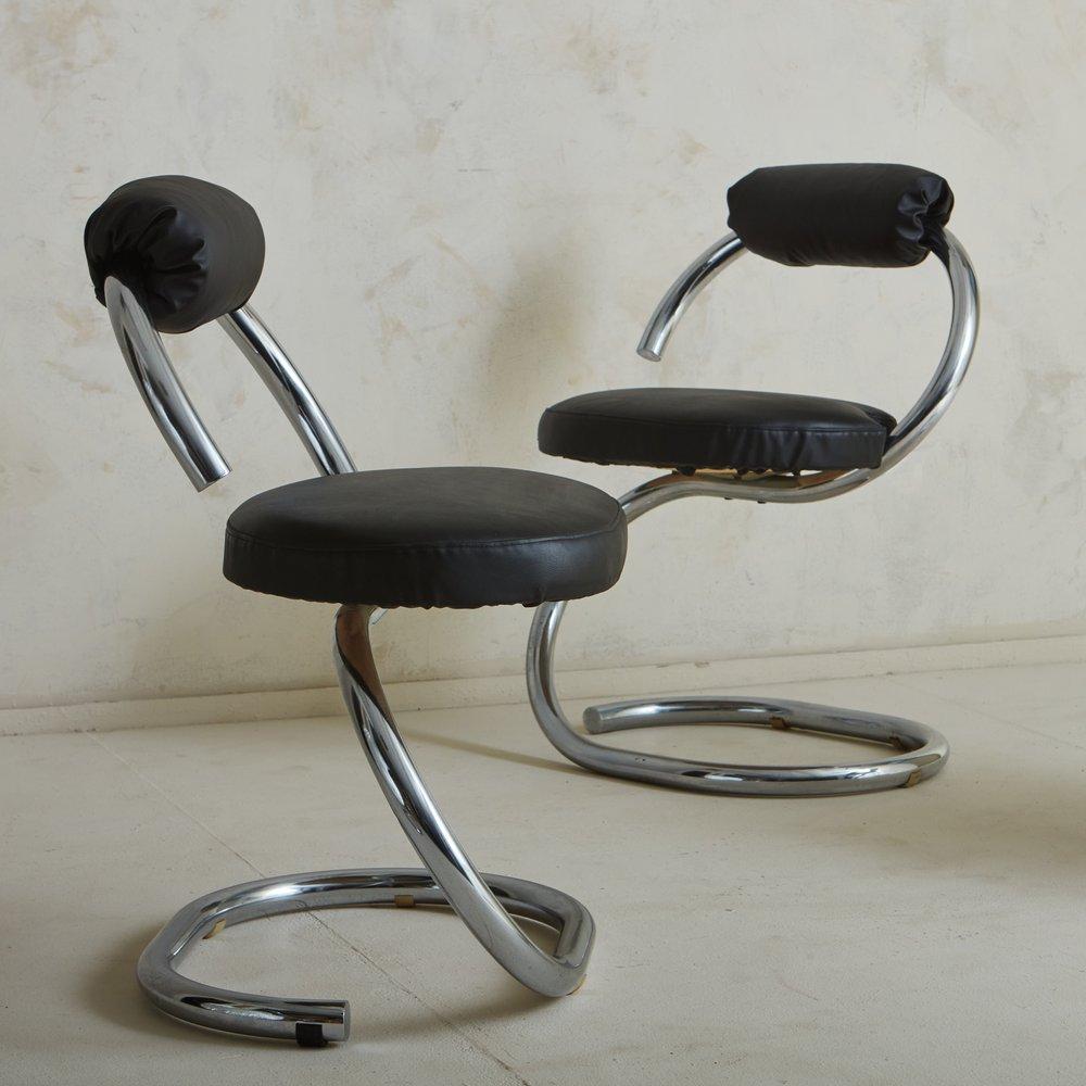 Set of 4 Cobra Chairs by Giotto Stoppino, Italy 1970s In Good Condition For Sale In Chicago, IL