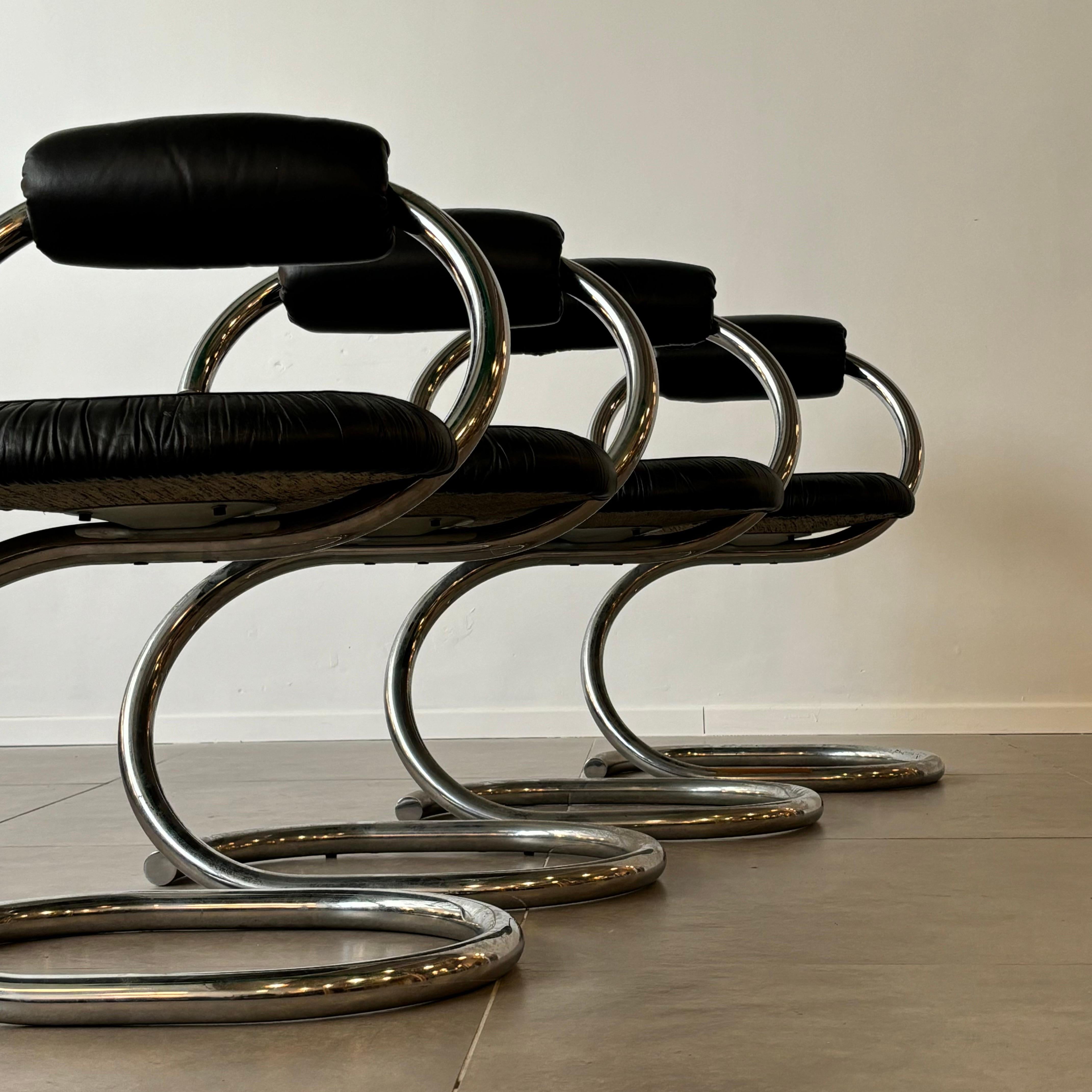 Set of 4 Cobra Chairs by Giotto Stoppino, Italy 1970’s For Sale 1
