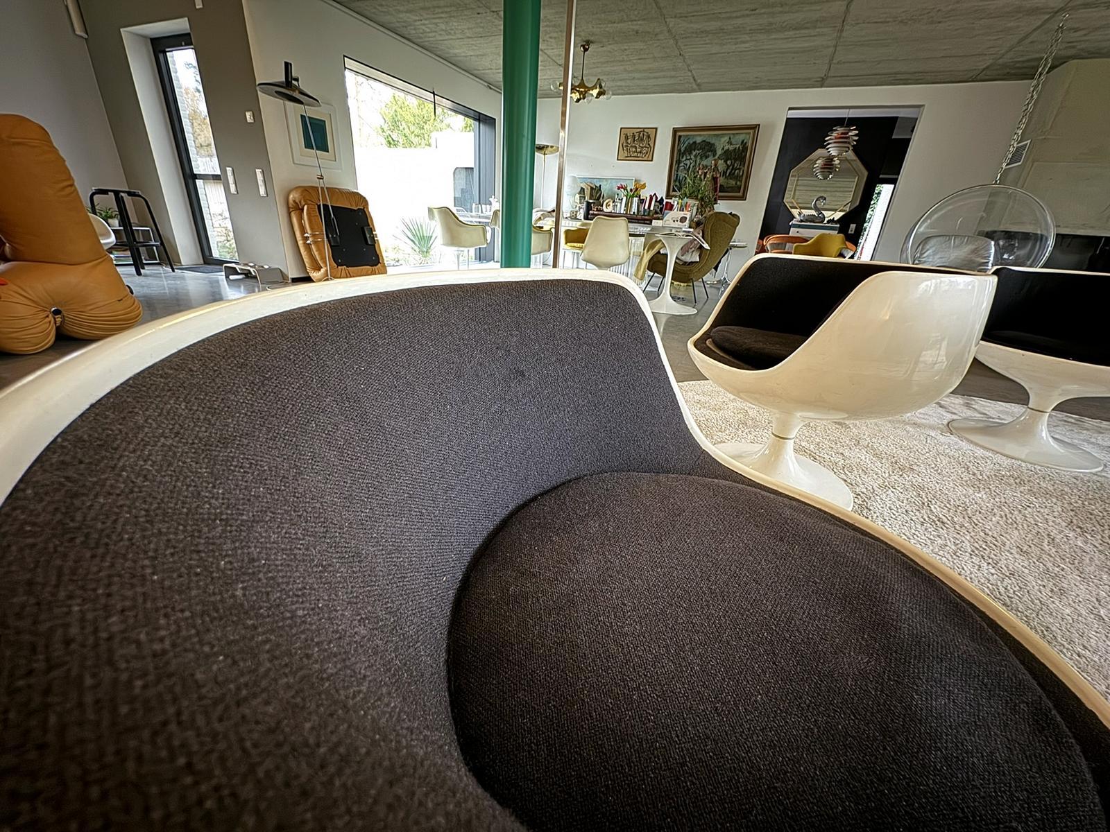 Set of 4 Cognac XO Chairs & Matching Table by Eero Aarnio for Asko For Sale 5