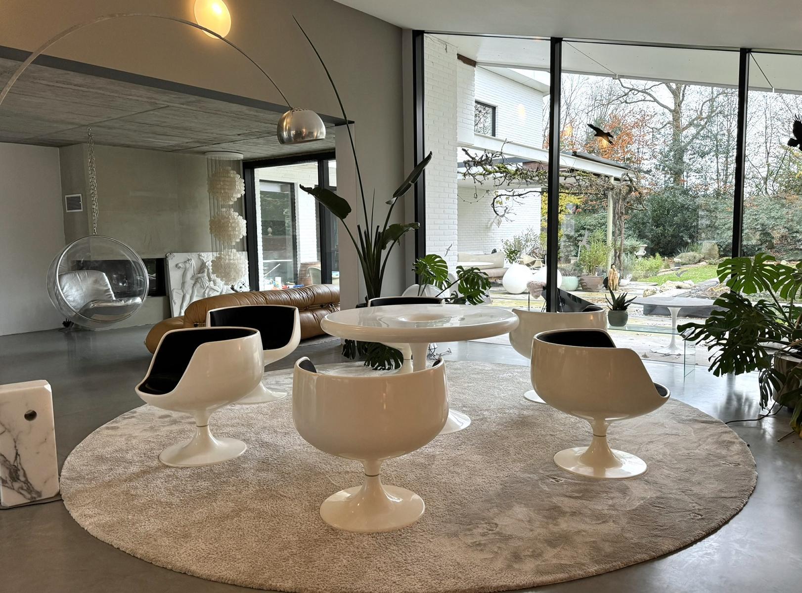 Set of 4 Cognac XO Chairs & Matching Table by Eero Aarnio for Asko For Sale 9
