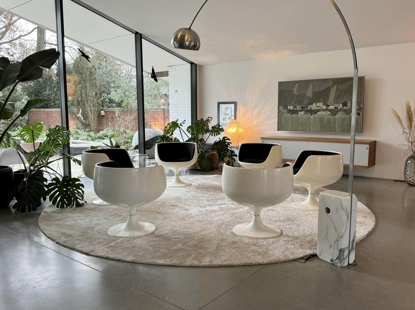 Set of 4 Cognac XO Chairs & Matching Table by Eero Aarnio for Asko For Sale 12