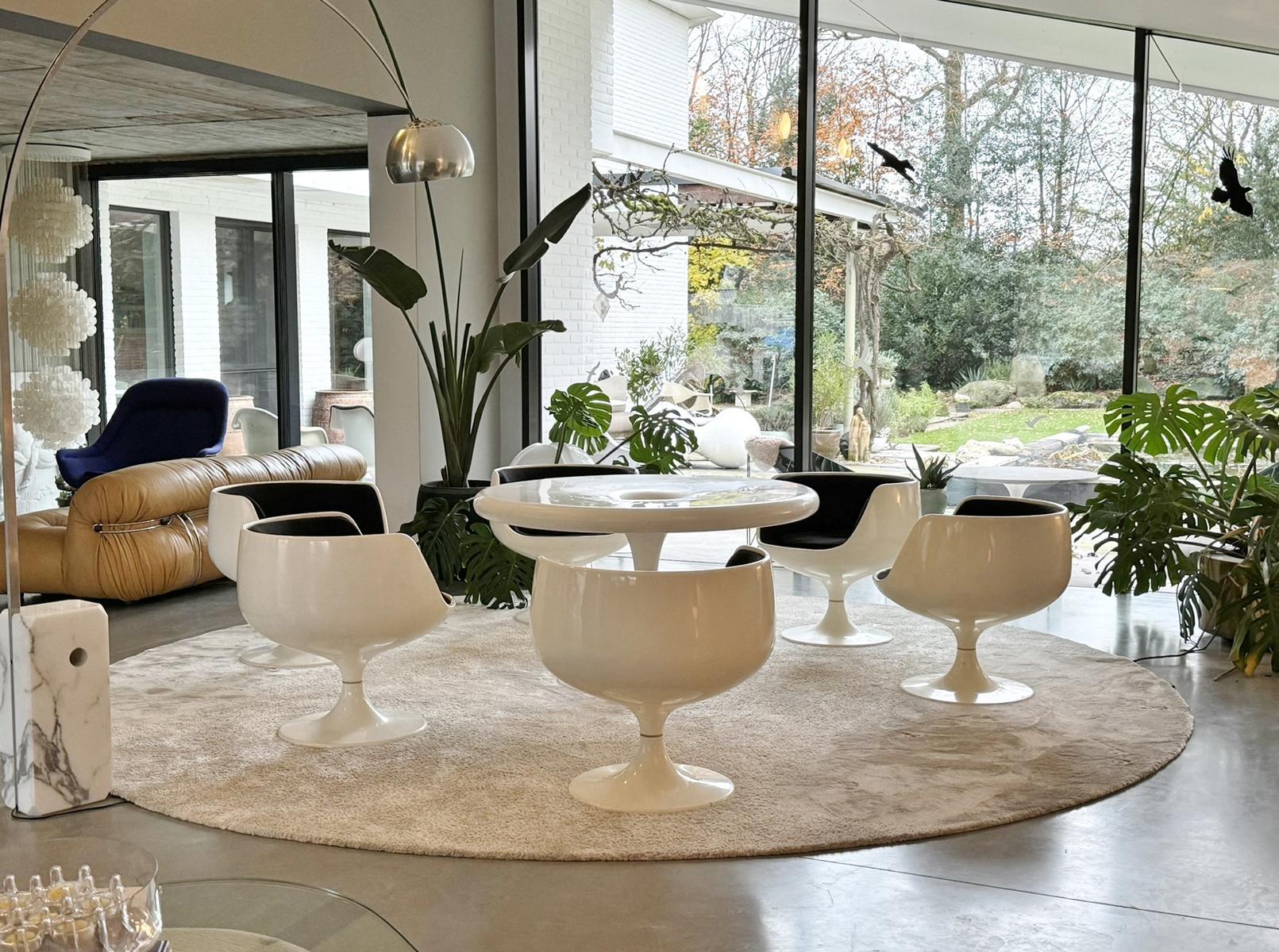 Space Age Set of 4 Cognac XO Chairs & Matching Table by Eero Aarnio for Asko For Sale