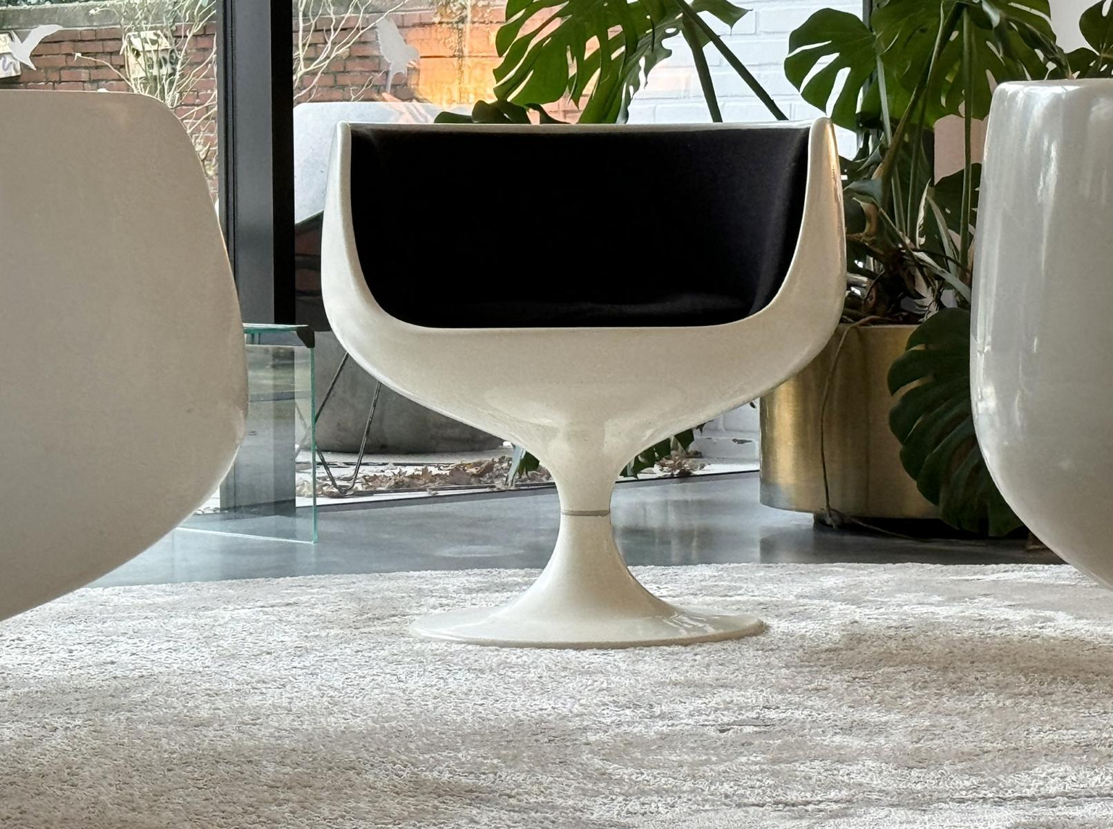 Fabric Set of 4 Cognac XO Chairs & Matching Table by Eero Aarnio for Asko For Sale