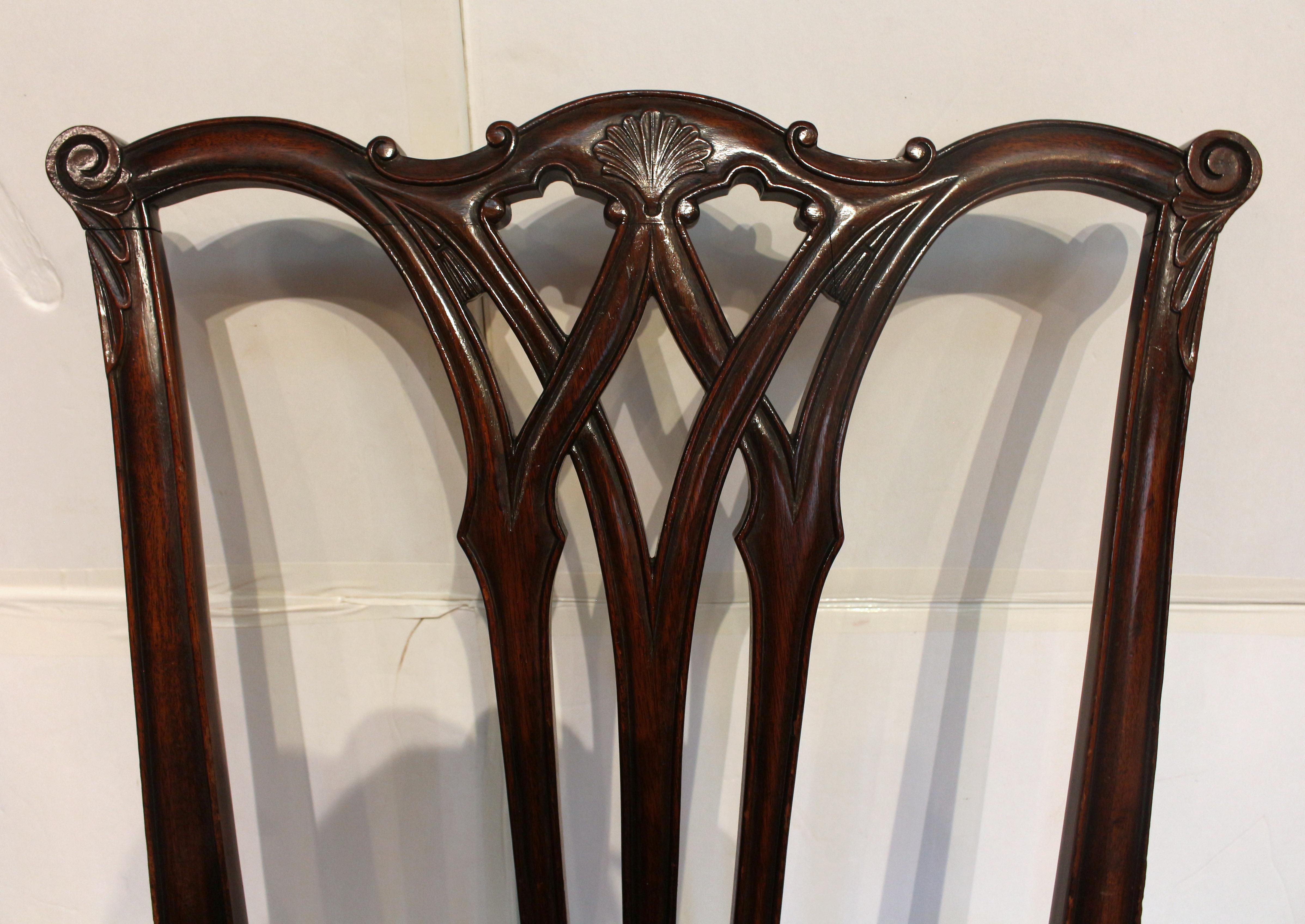 Set of 4 Colonial Revival Dining Chairs In Good Condition For Sale In Chapel Hill, NC
