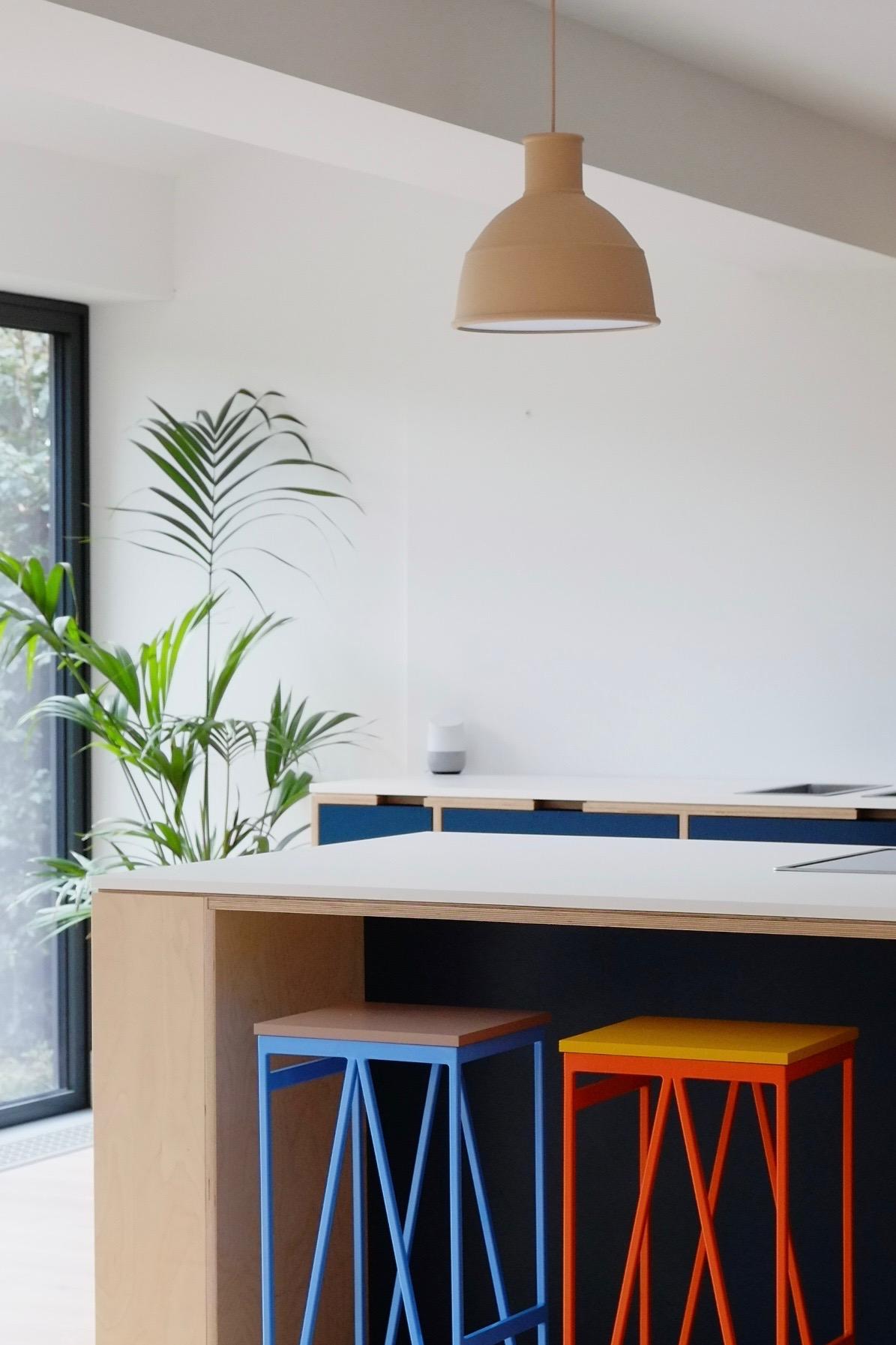 Set di 4 sgabelli da cucina alti e colorati, personalizzabili In condizioni Nuovo in vendita a Leicester, GB