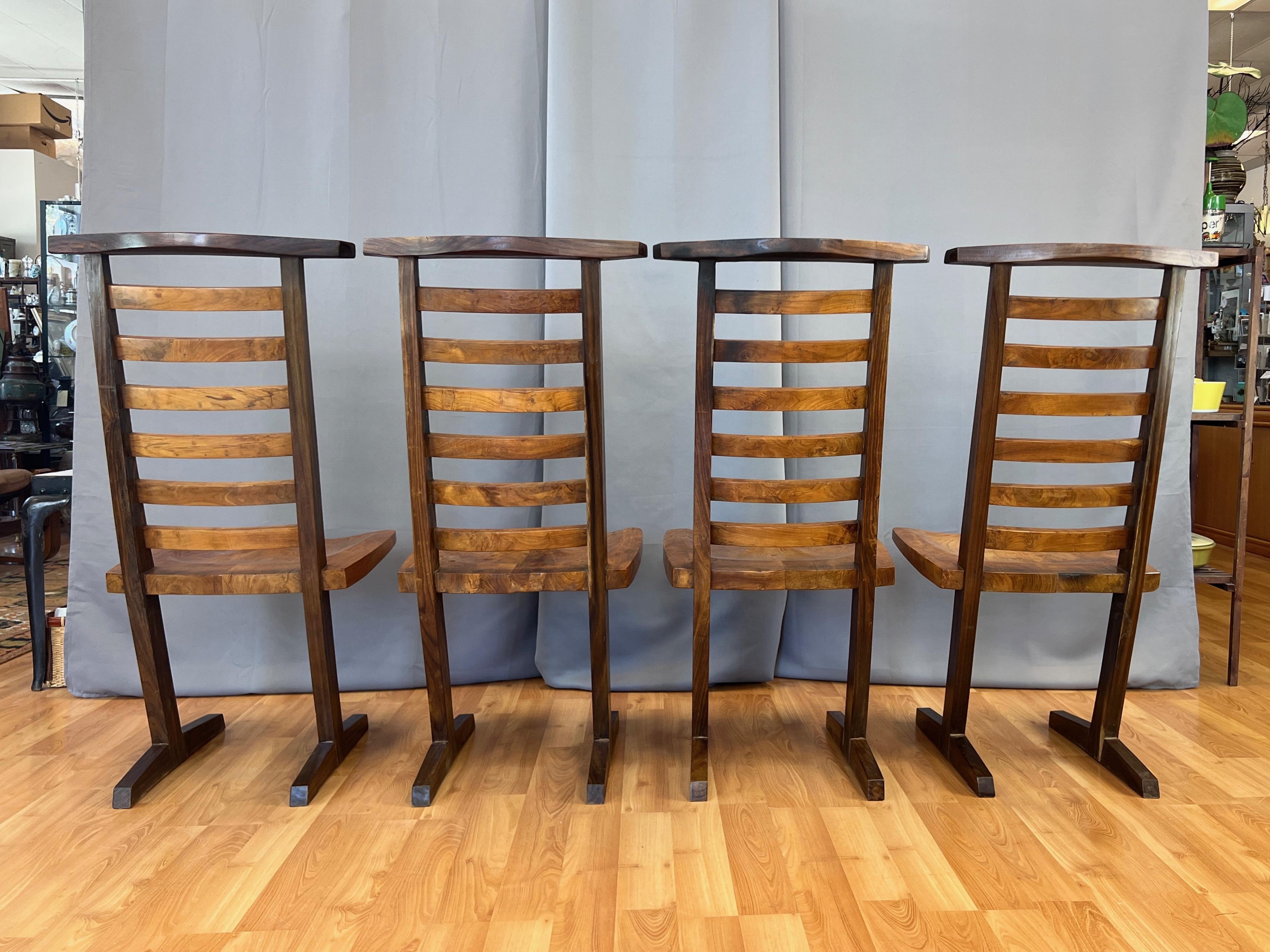 Ensemble de 4 chaises de salle à manger de style conoid en teck à la manière de Nakashima, fin des années 1960 en vente 2