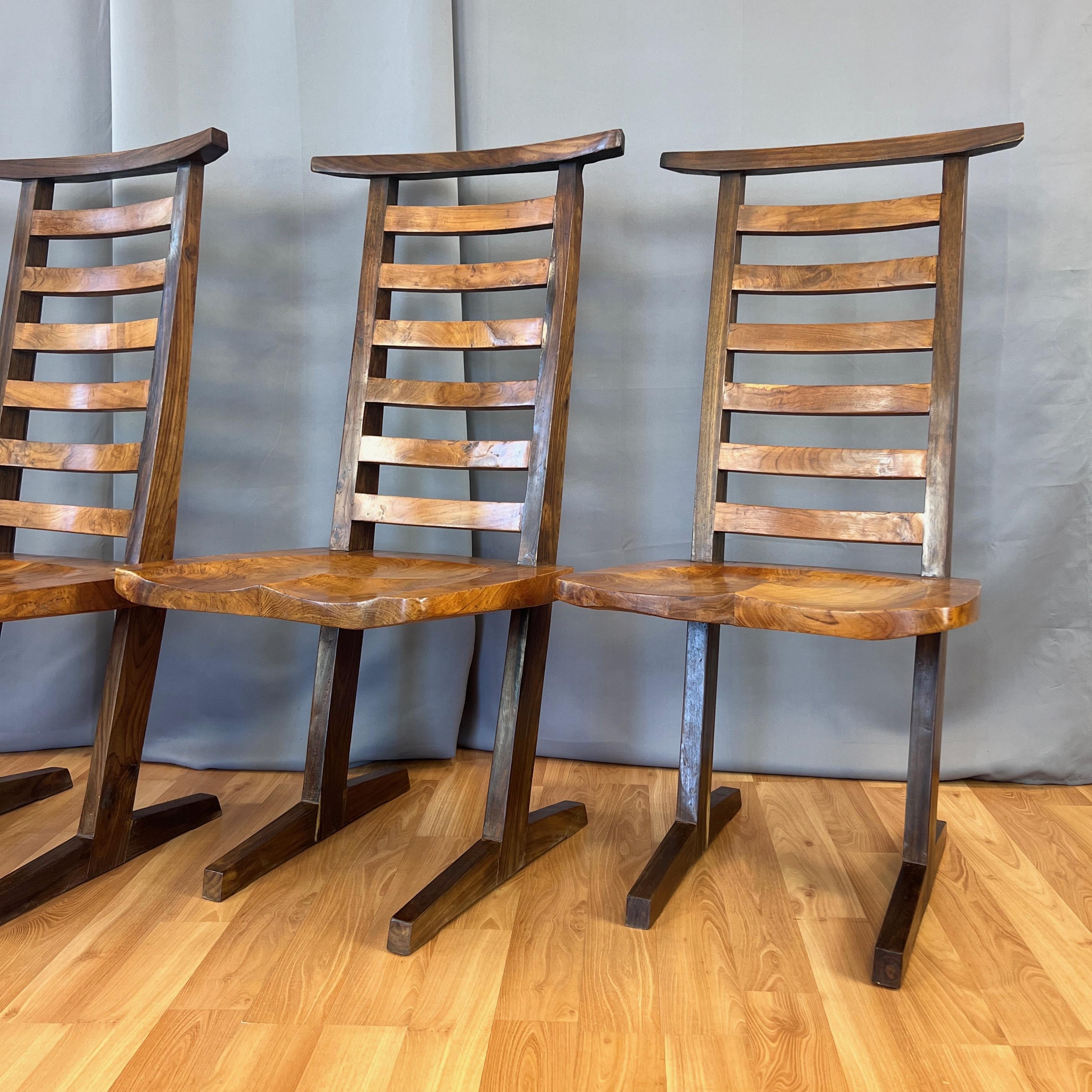 Américain Ensemble de 4 chaises de salle à manger de style conoid en teck à la manière de Nakashima, fin des années 1960 en vente