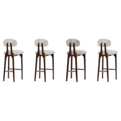 Ensemble de 4 tabourets de bar Silhouette, Mix & Brass, Insidherland de Joana Santos Barbosa
