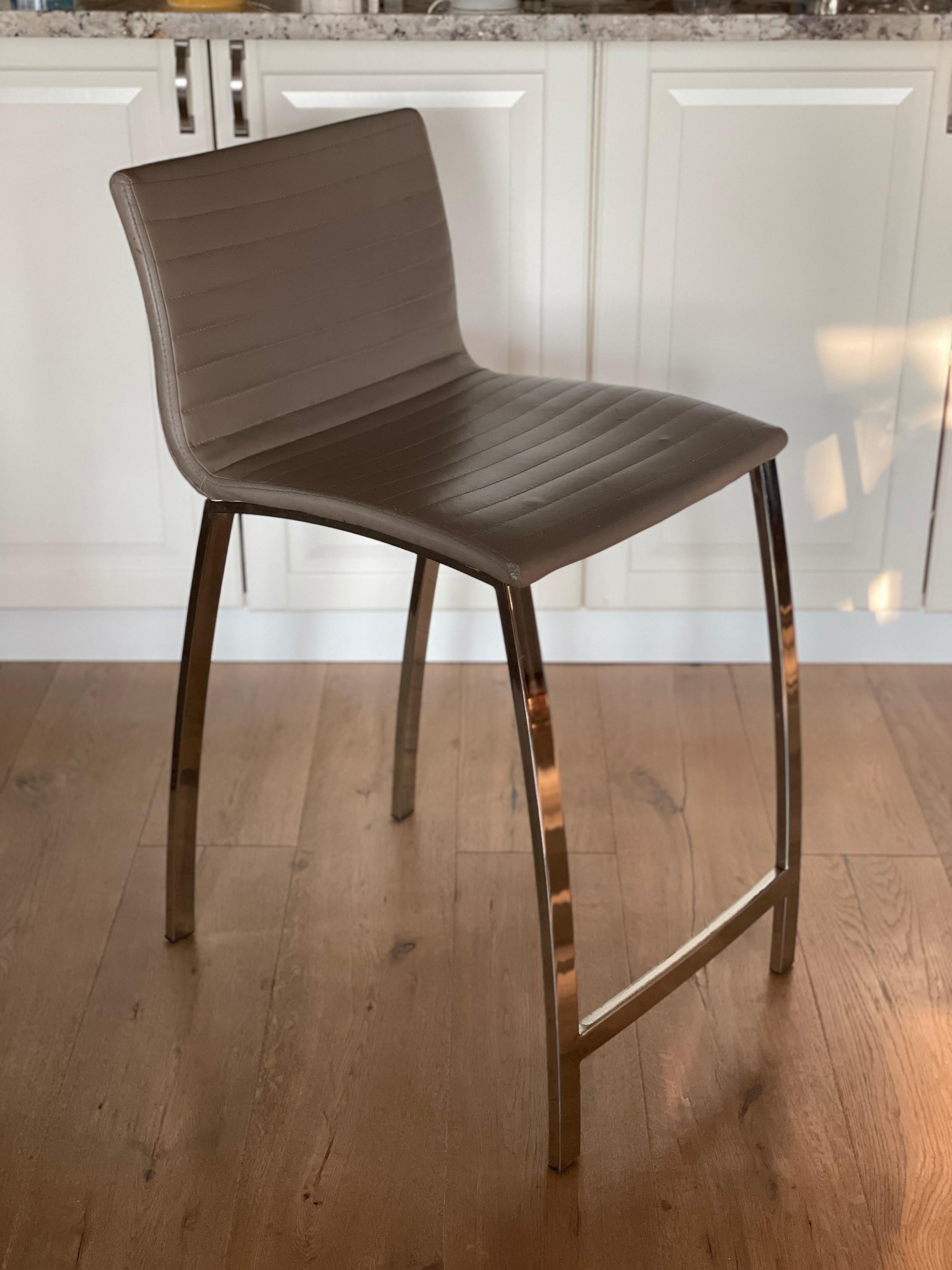 Set of 4 Counter or Bar Stools Modern Italian Steel and Leather In Good Condition In Bronx, NY