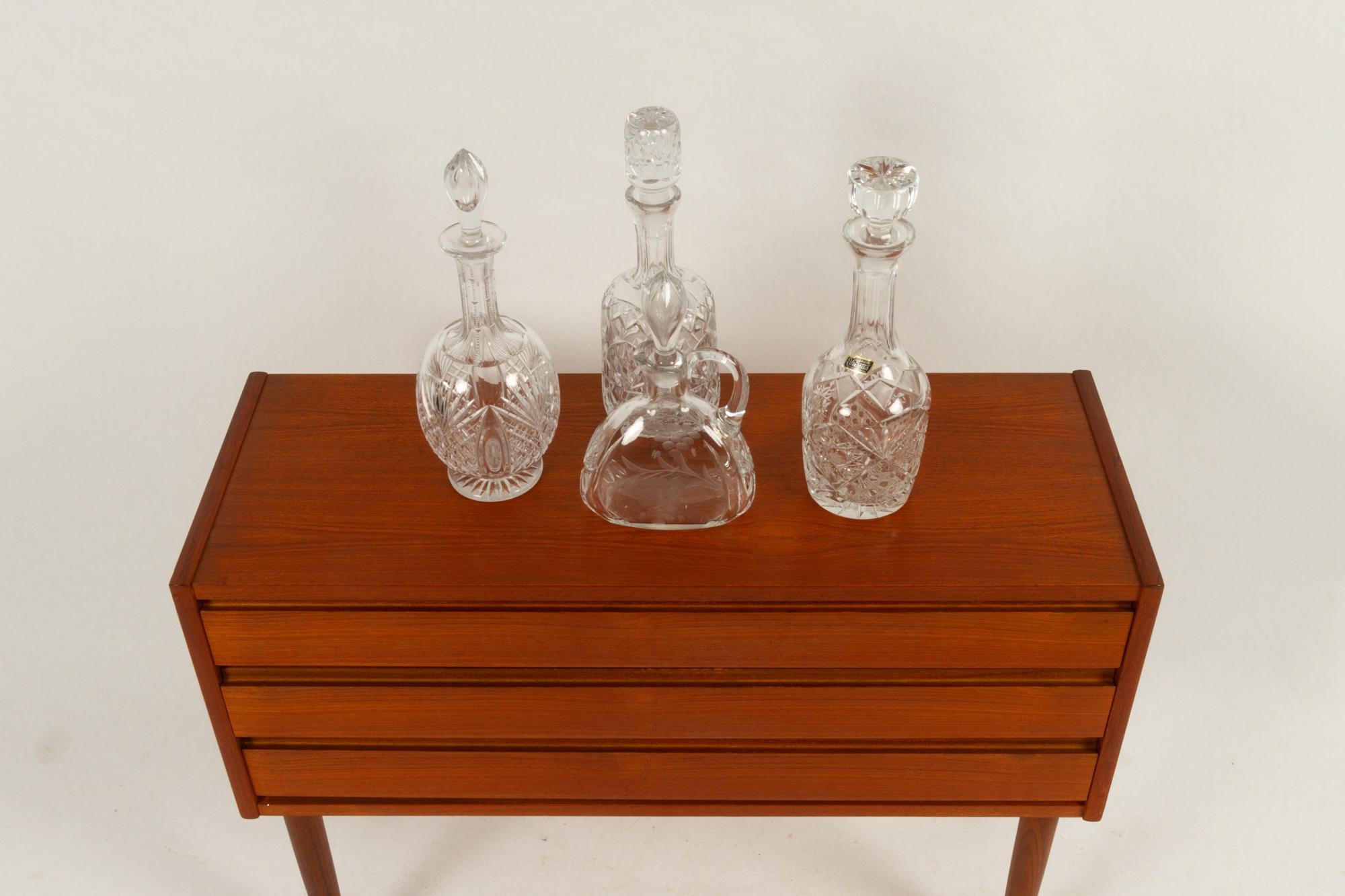 Set of 4 Crystal Decanters, Mid-20th Century 6