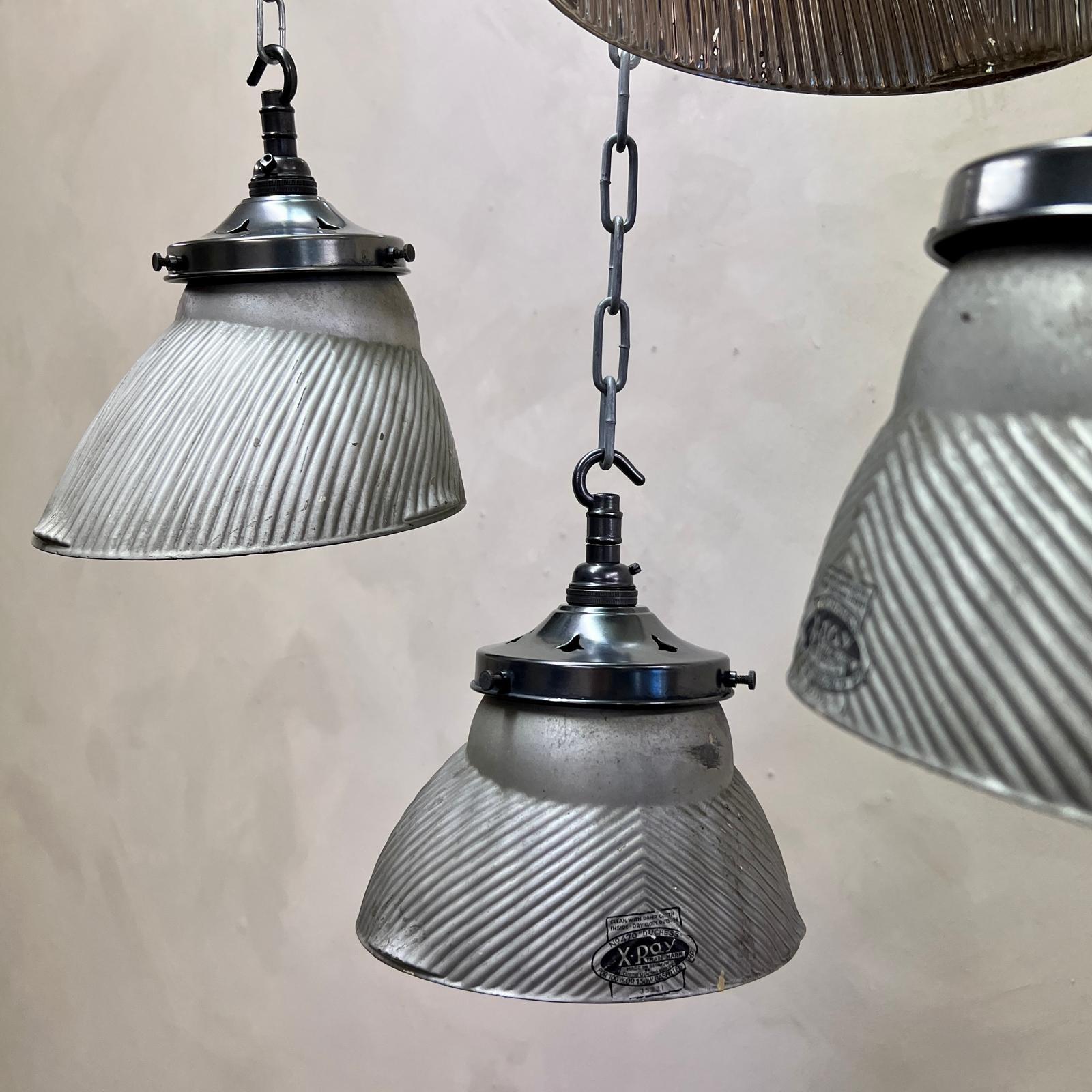 Hand-Crafted Set of 4 Curtis Mercury Glass Pendant Lights circa 1930