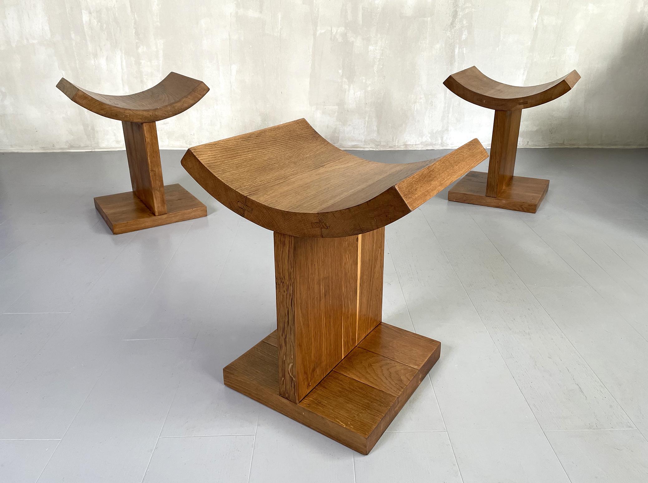 Set of 4 modernist stools in solid oak, France 1950. One example has two trapezoidal legs. The very pure design and the quality of manufacture give these seats a unique presence.
Very good condition.
 