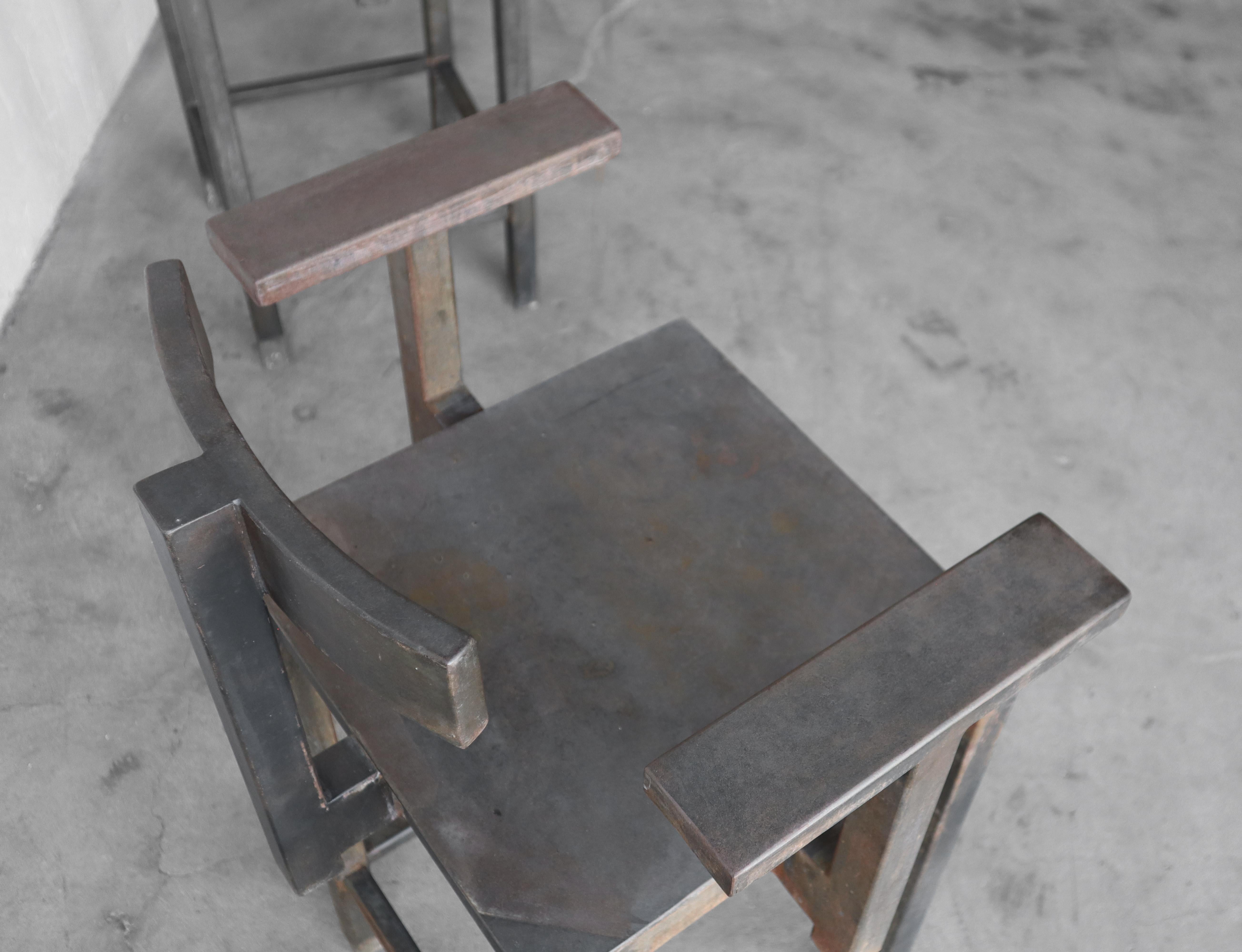 Ensemble de 4 tabourets de bar en acier industriel architectural personnalisés en vente 4