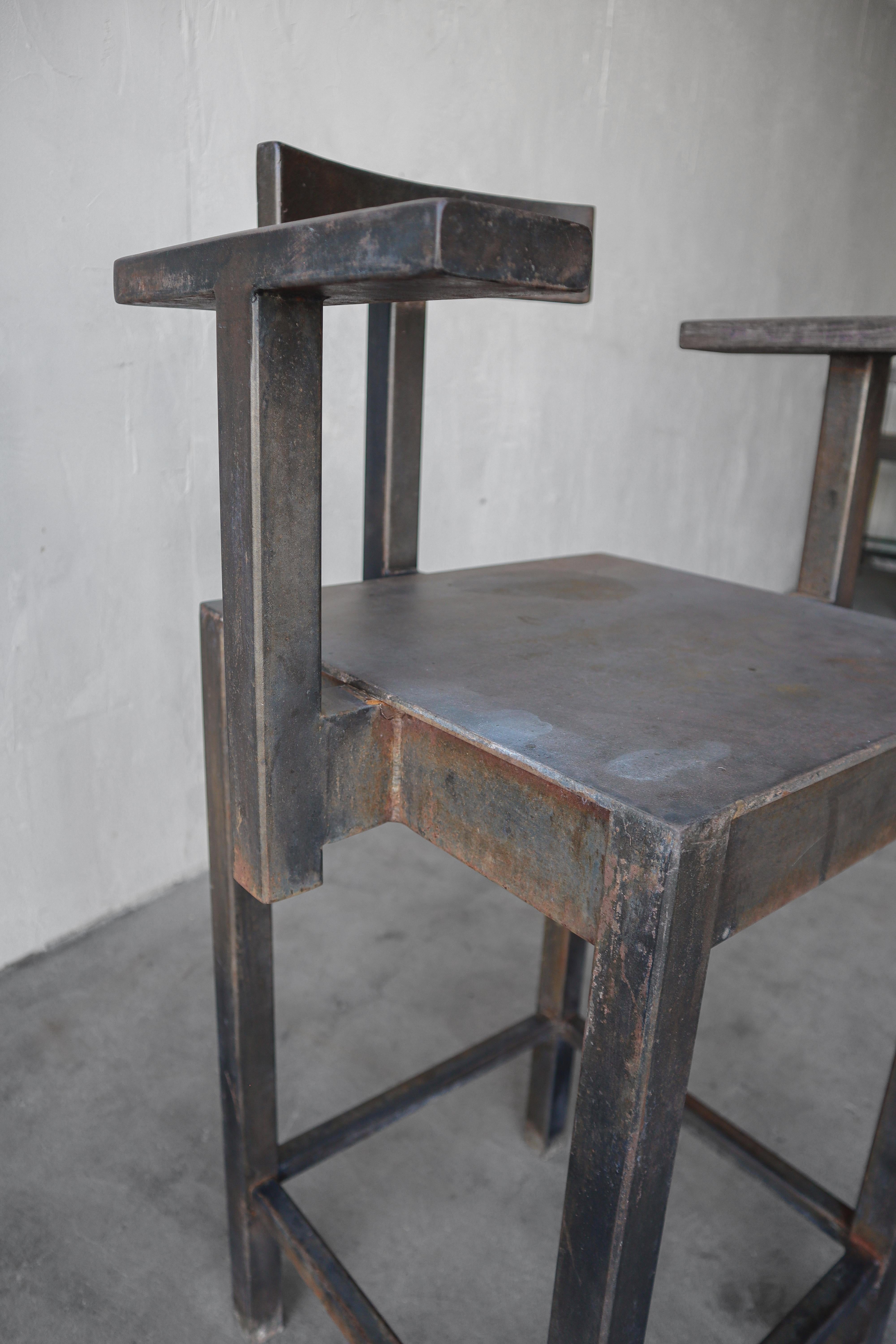 Ensemble de 4 tabourets de bar en acier industriel architectural personnalisés en vente 6
