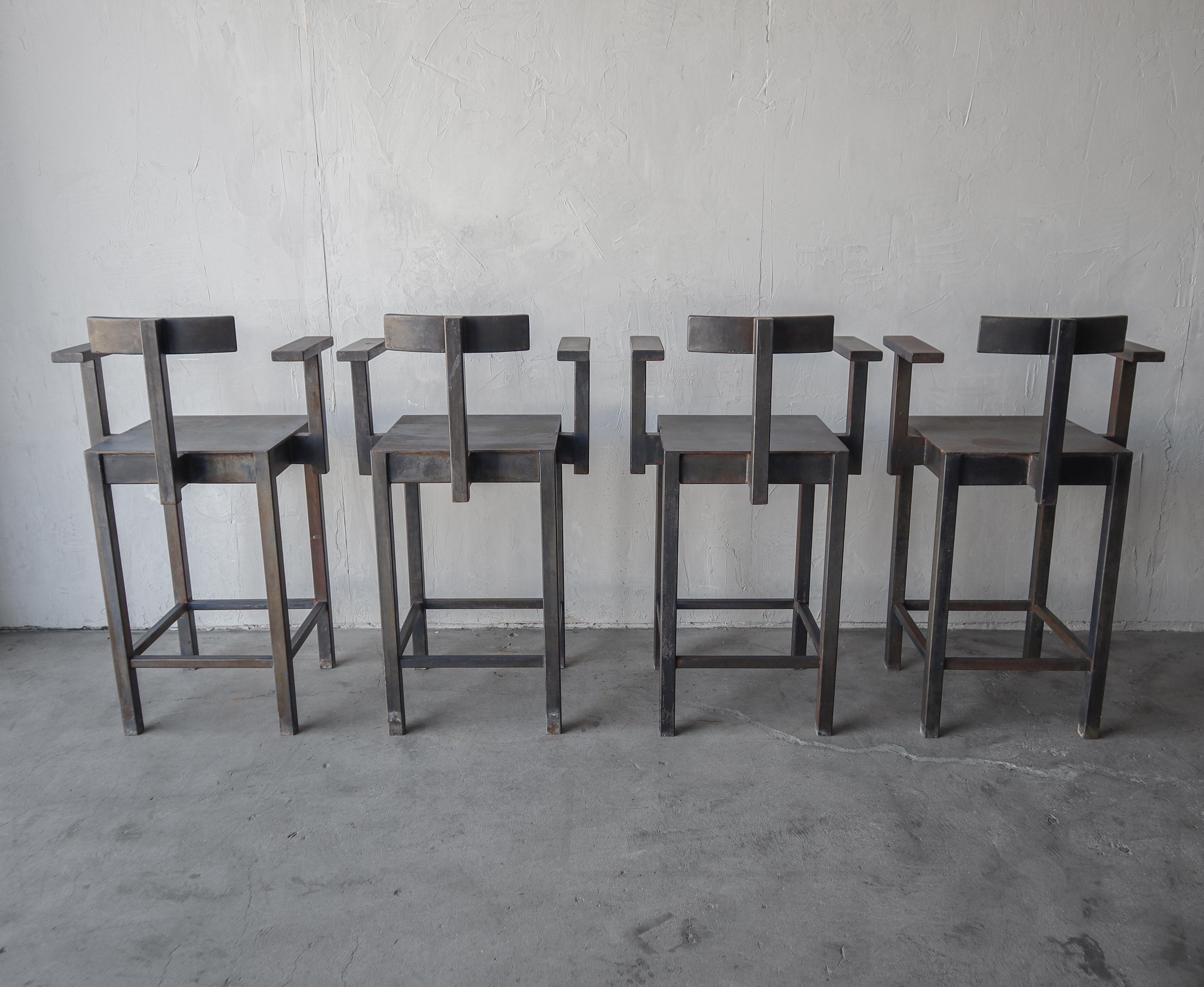 20ième siècle Ensemble de 4 tabourets de bar en acier industriel architectural personnalisés en vente