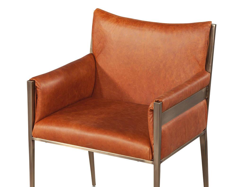 Satz von 4 maßgefertigten modernen Leder-Esszimmerstühlen, Cognacfarbenes Leder im Angebot 3