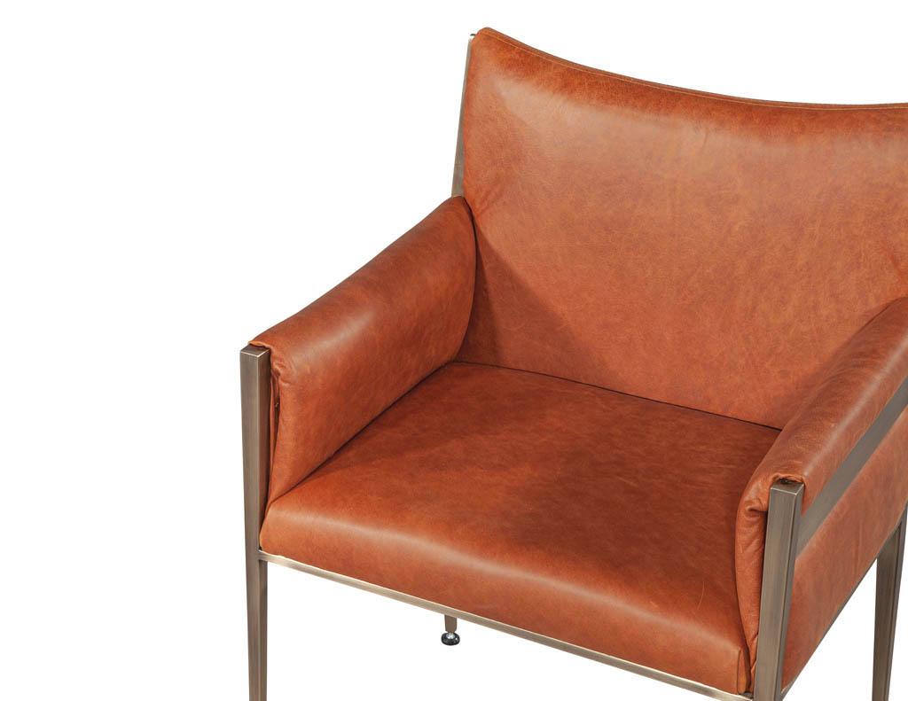 Ensemble de 4 chaises de salle à manger modernes sur mesure en cuir cognac en vente 5