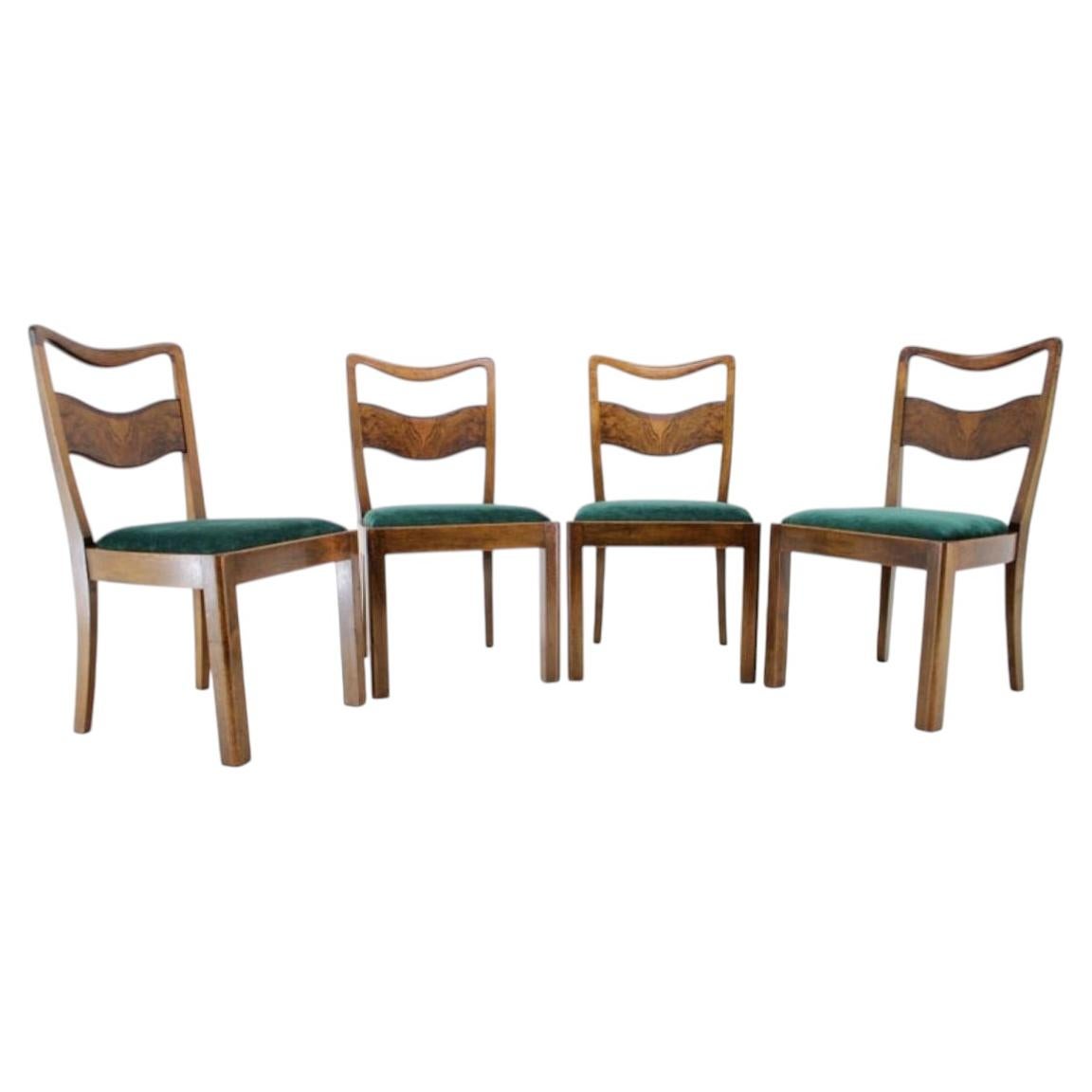 Set of 4 Czech Art Deco Walnut Dining Chairs in Green Velvet, 1930s For Sale