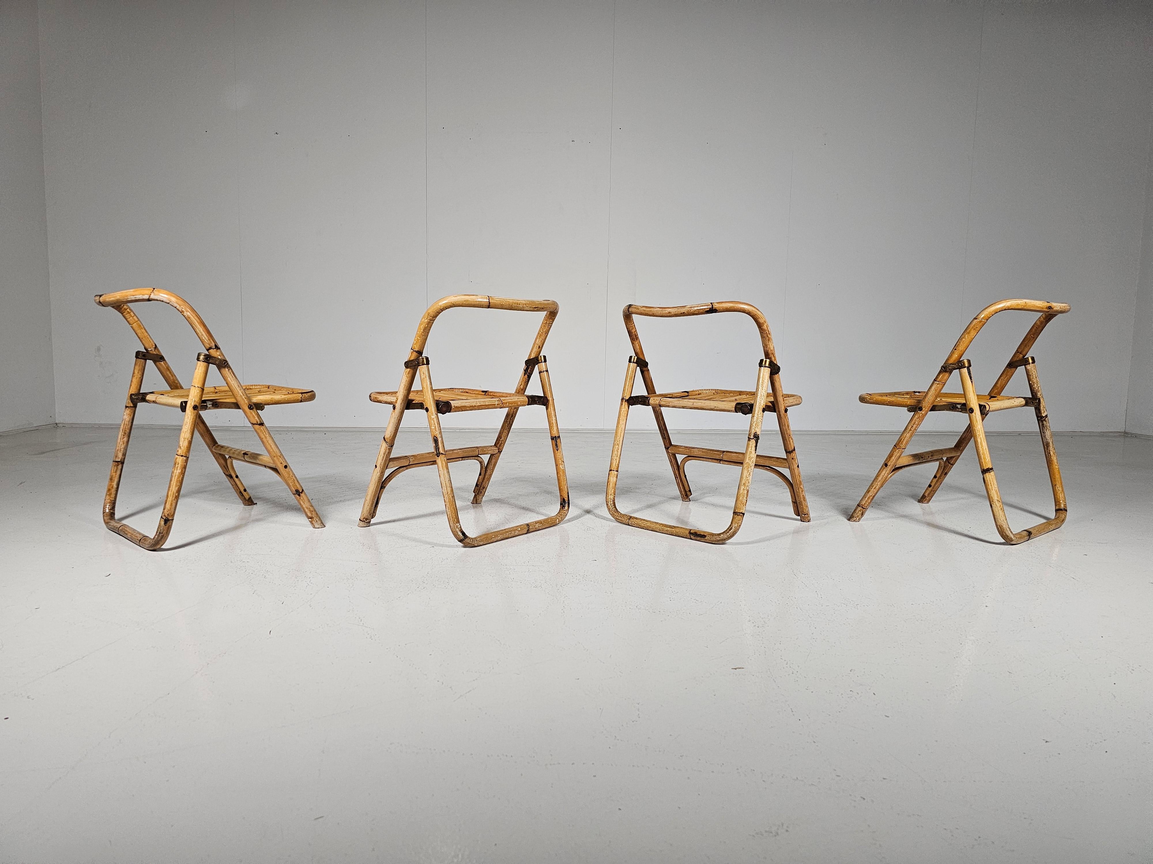 Milieu du XXe siècle Ensemble de 4 chaises pliantes en bambou Dal Vera, détails en laiton, Italie, années 1960 en vente