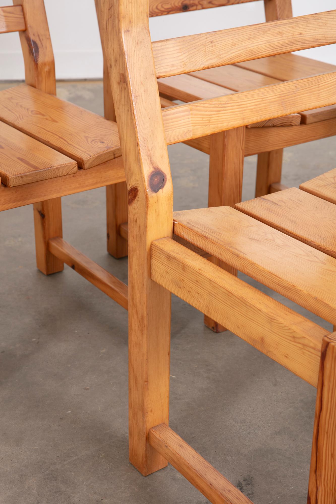 Danois Set of 4 Danish Brutalist Pine Dining Chairs en vente
