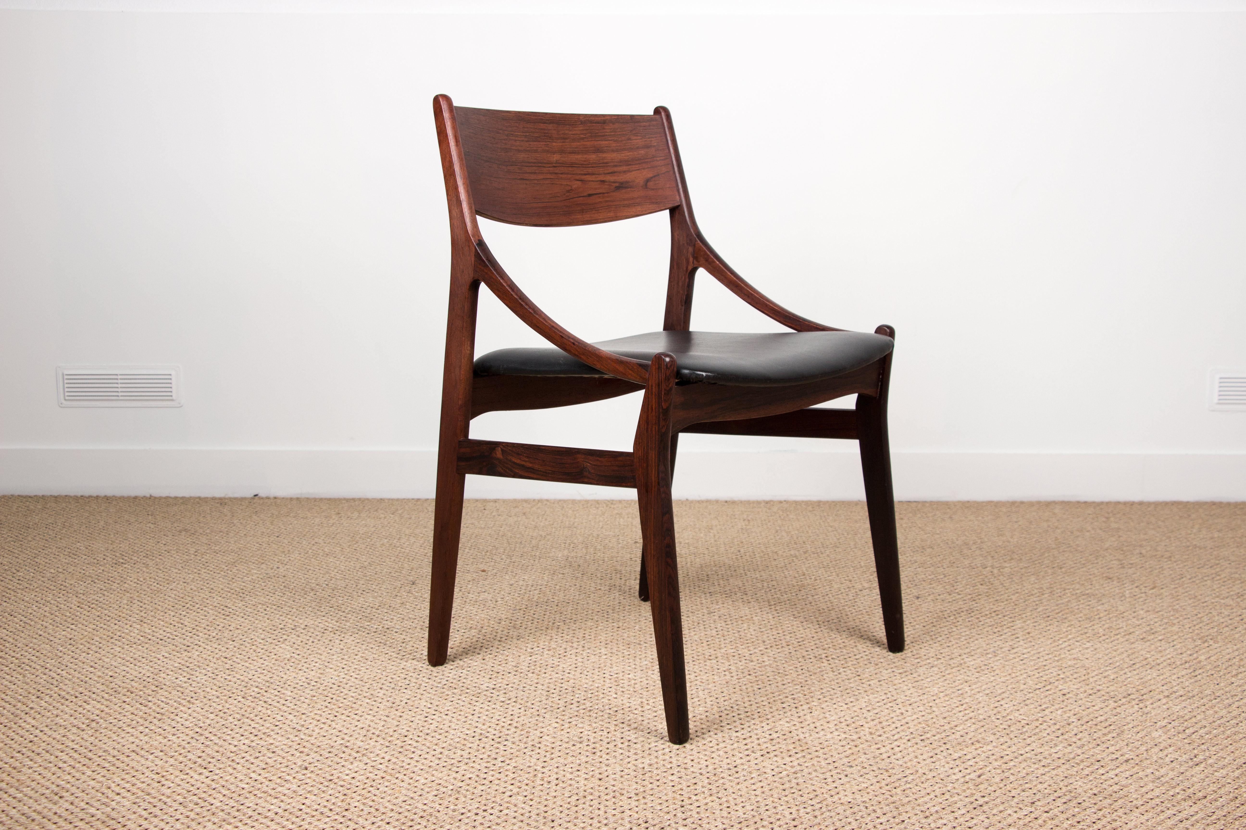 Scandinave moderne Ensemble de 4 chaises danoises en bois de rose et similicuir noir, Vestervig Eriksen 1960 en vente