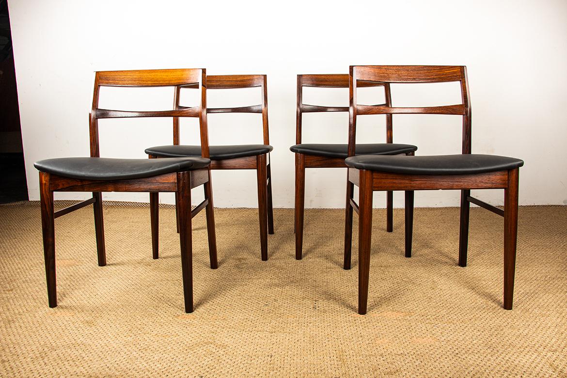 Set di 4 sedie danesi in palissandro e skai nuovo di Henning Kjaernulf 1960. in vendita 4