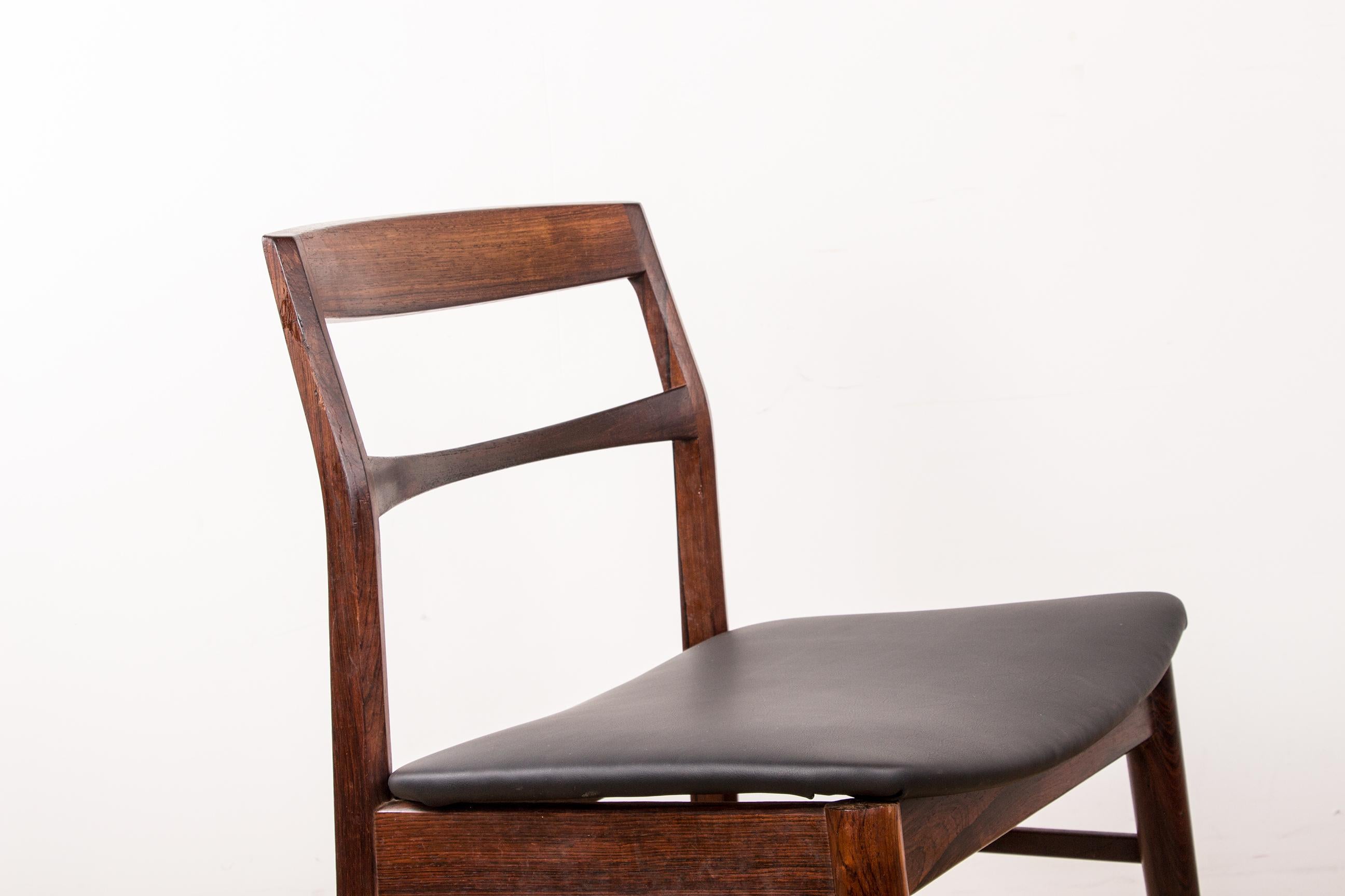 Danois Ensemble de 4 chaises danoises Skai en bois de rose et neuves par Henning Kjaernulf pour Vejl en vente
