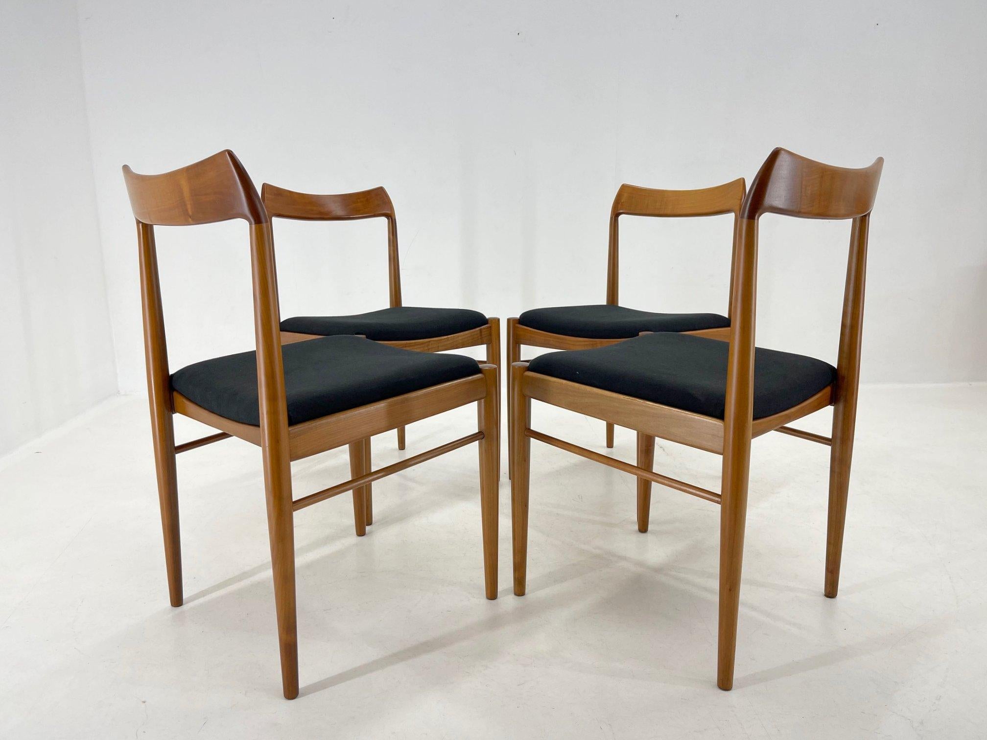 Ensemble de 4 chaises de salle à manger danoises, années 1960 en vente 4