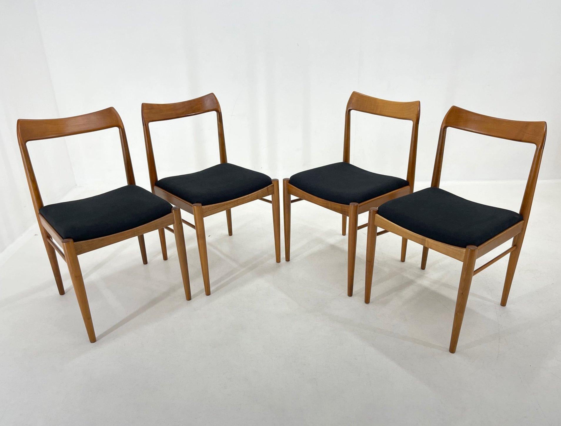 Ensemble de 4 chaises de salle à manger danoises, années 1960 en vente 5