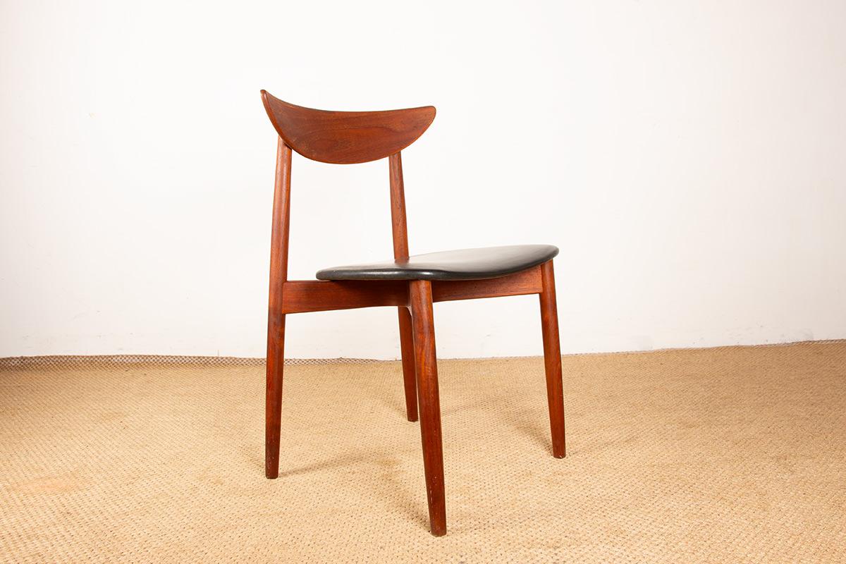 Scandinavo moderno Set di 4 sedie da pranzo danesi in teak e Skai di Peter Hvidt e Orla Molgaard. in vendita